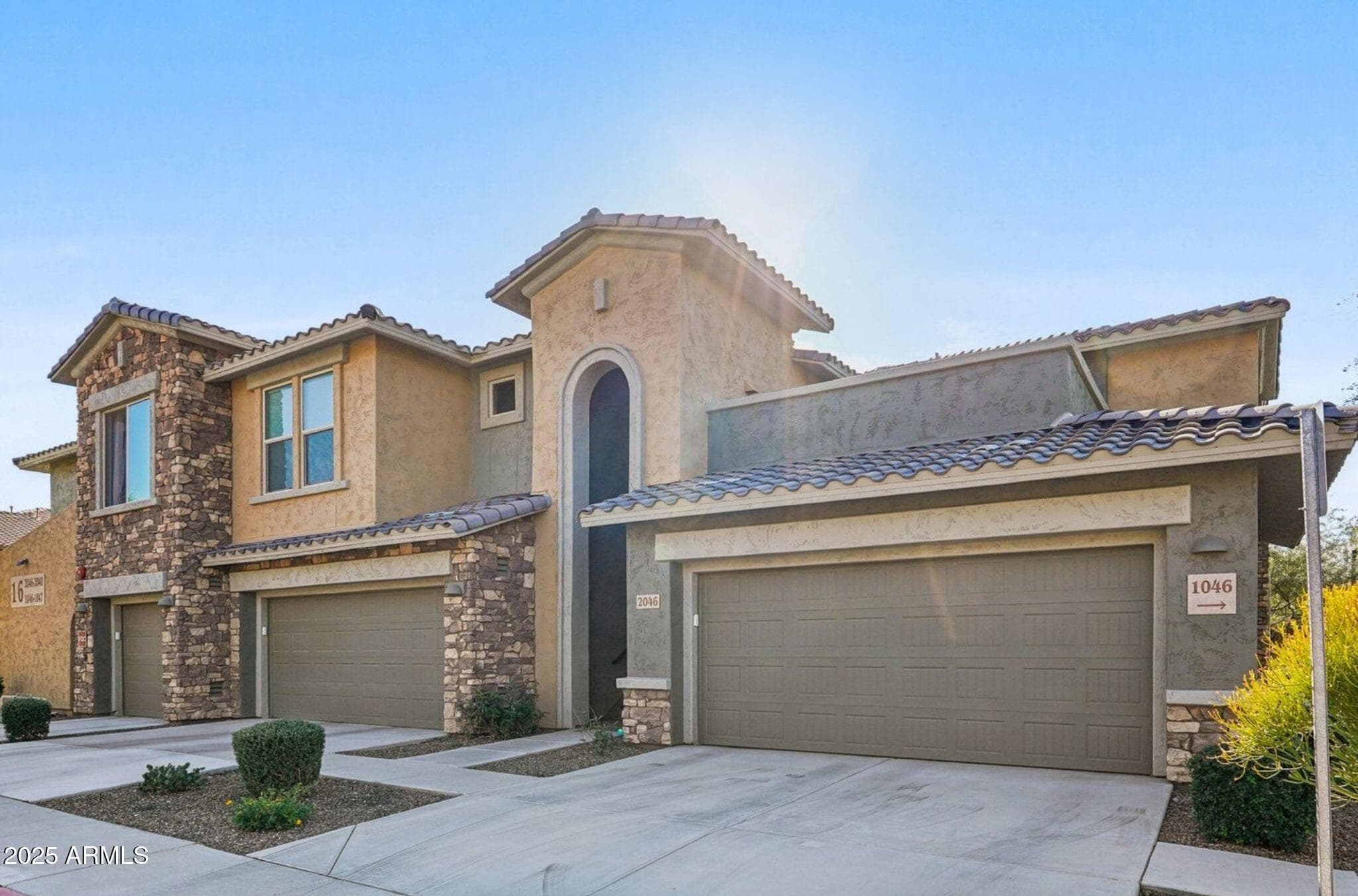 2425 W Bronco Butte Trail 2046 — photo 1