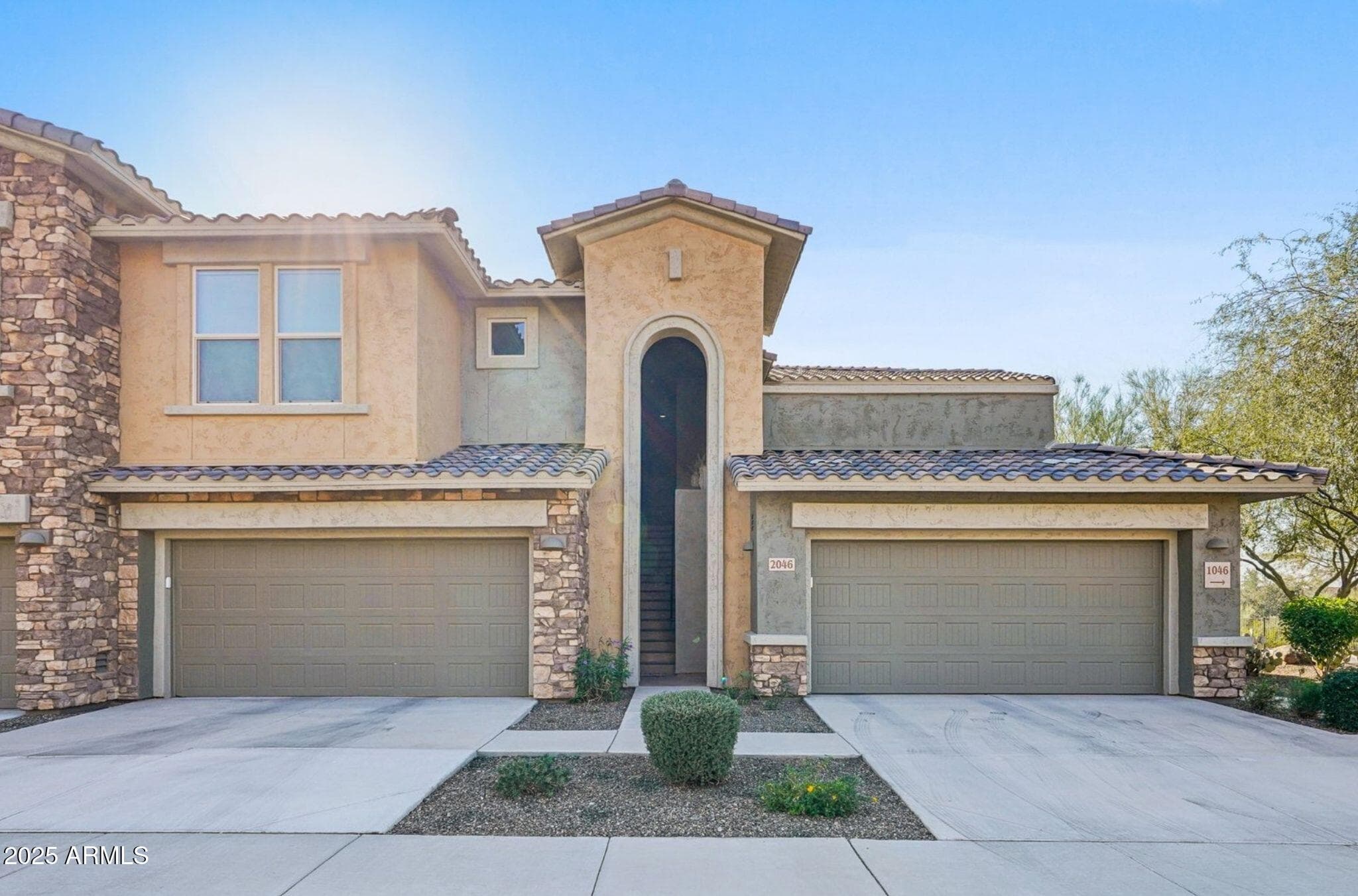 2425 W Bronco Butte Trail 2046 — photo 2
