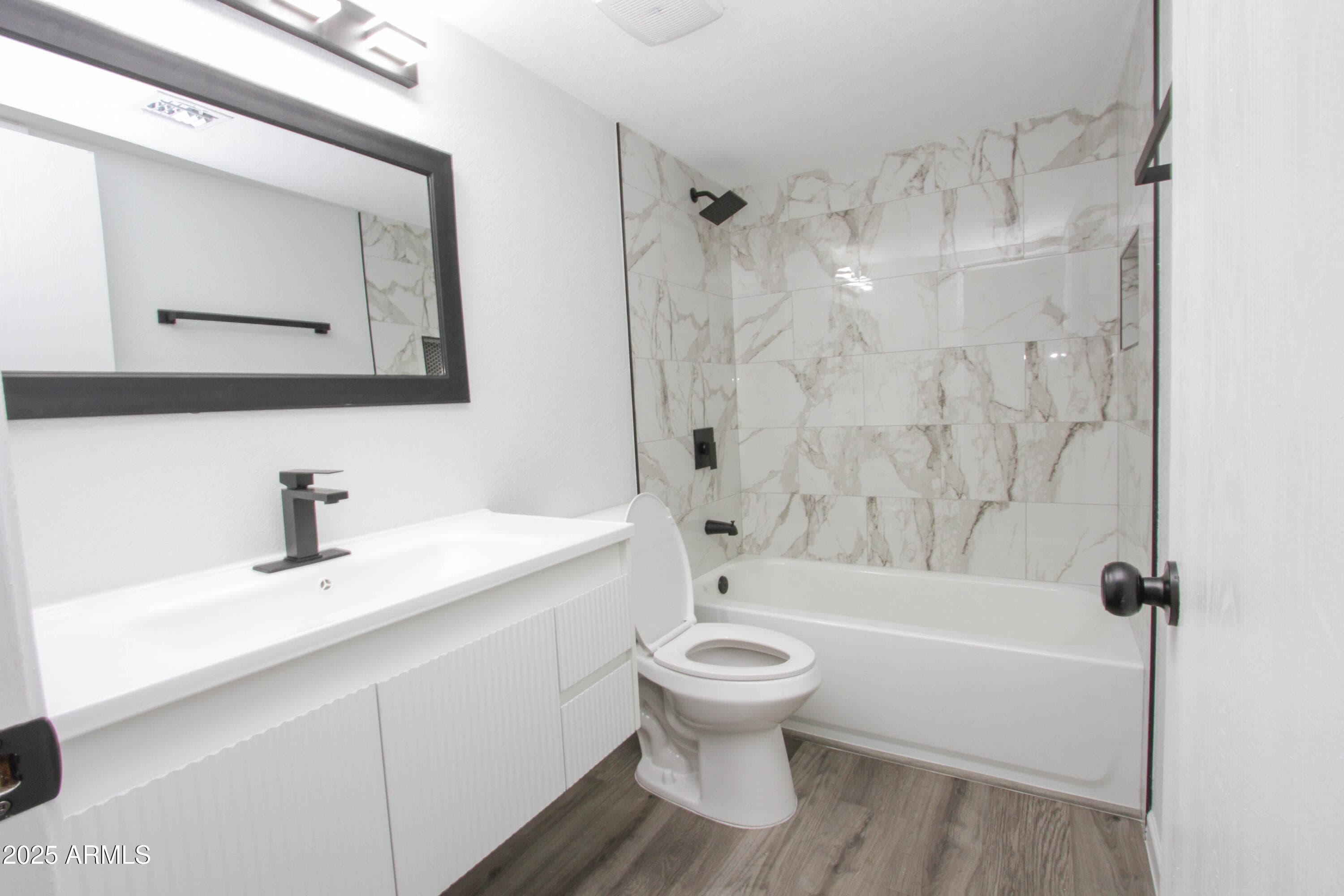 3119 W Cochise Dr 109 — photo 2