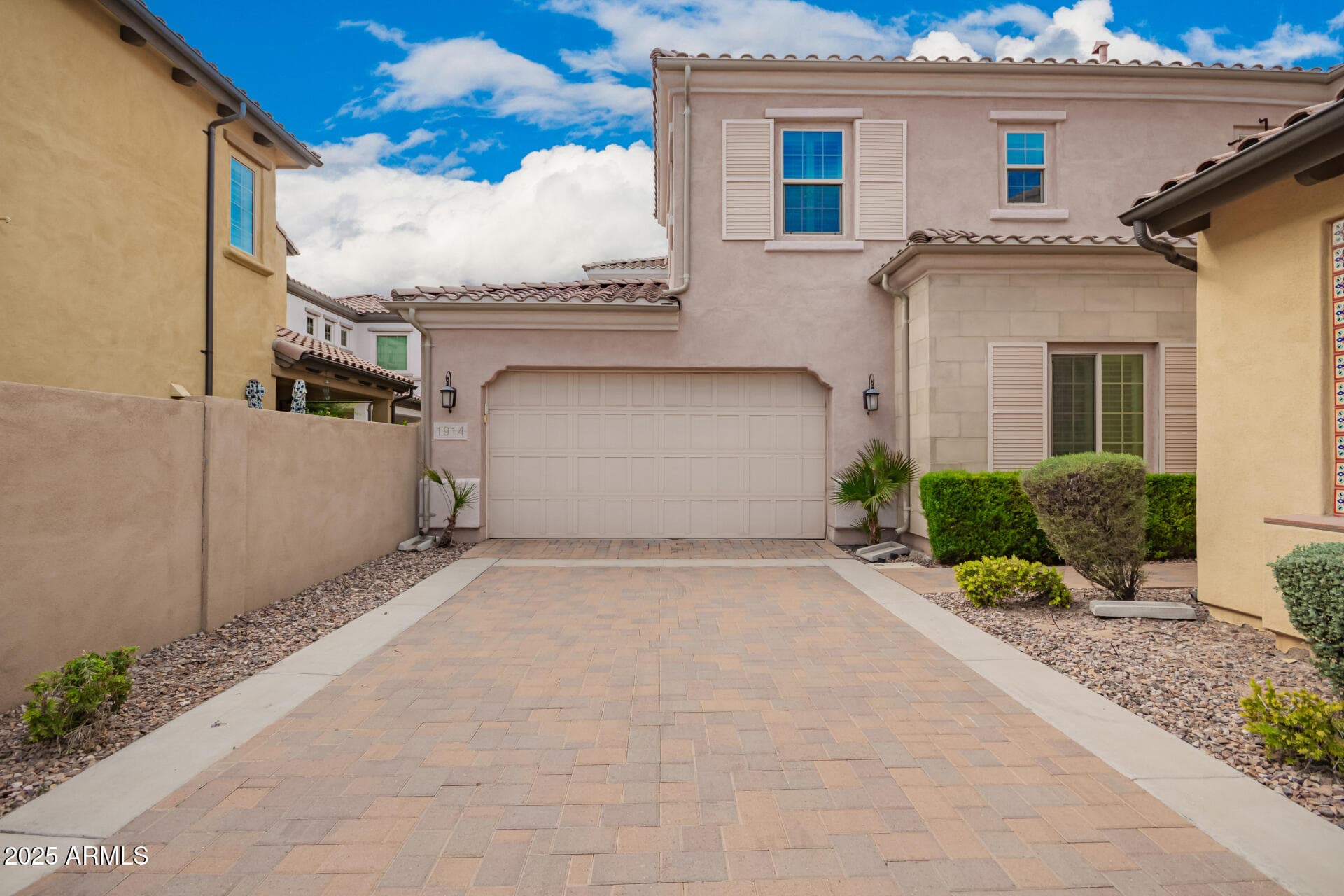 1914 W Grand Canyon Dr — photo 1