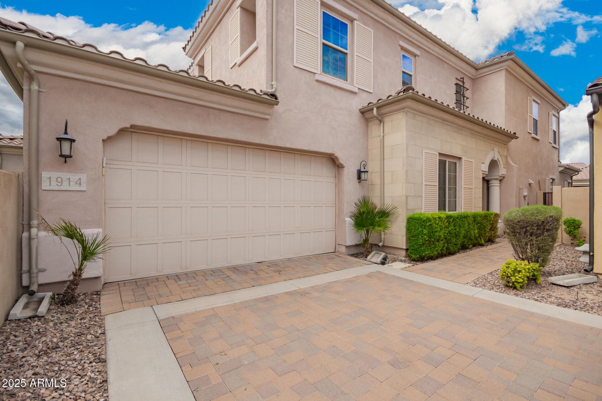 1914 W Grand Canyon Dr — photo 2