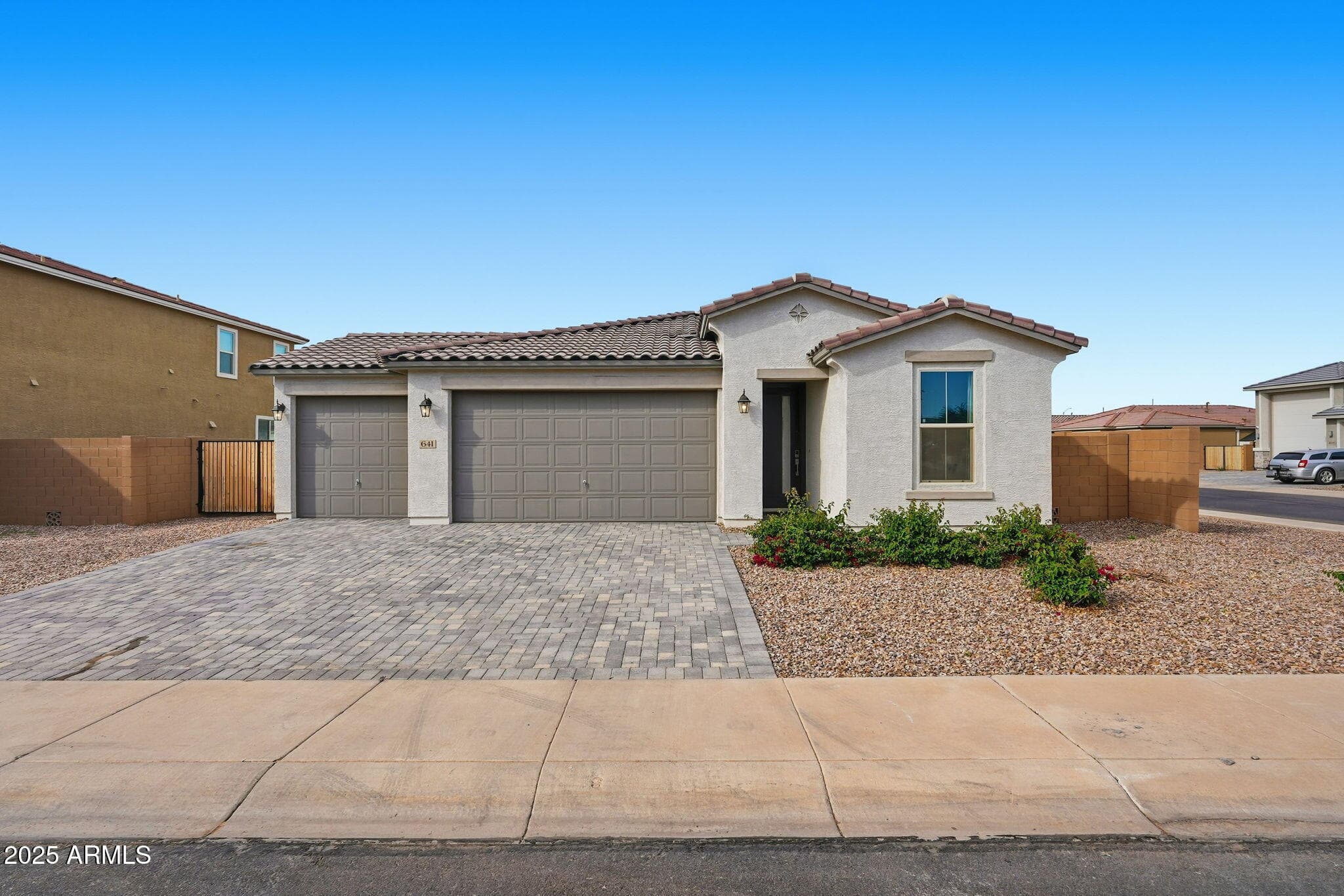 641 S Davidson Ln — photo 1