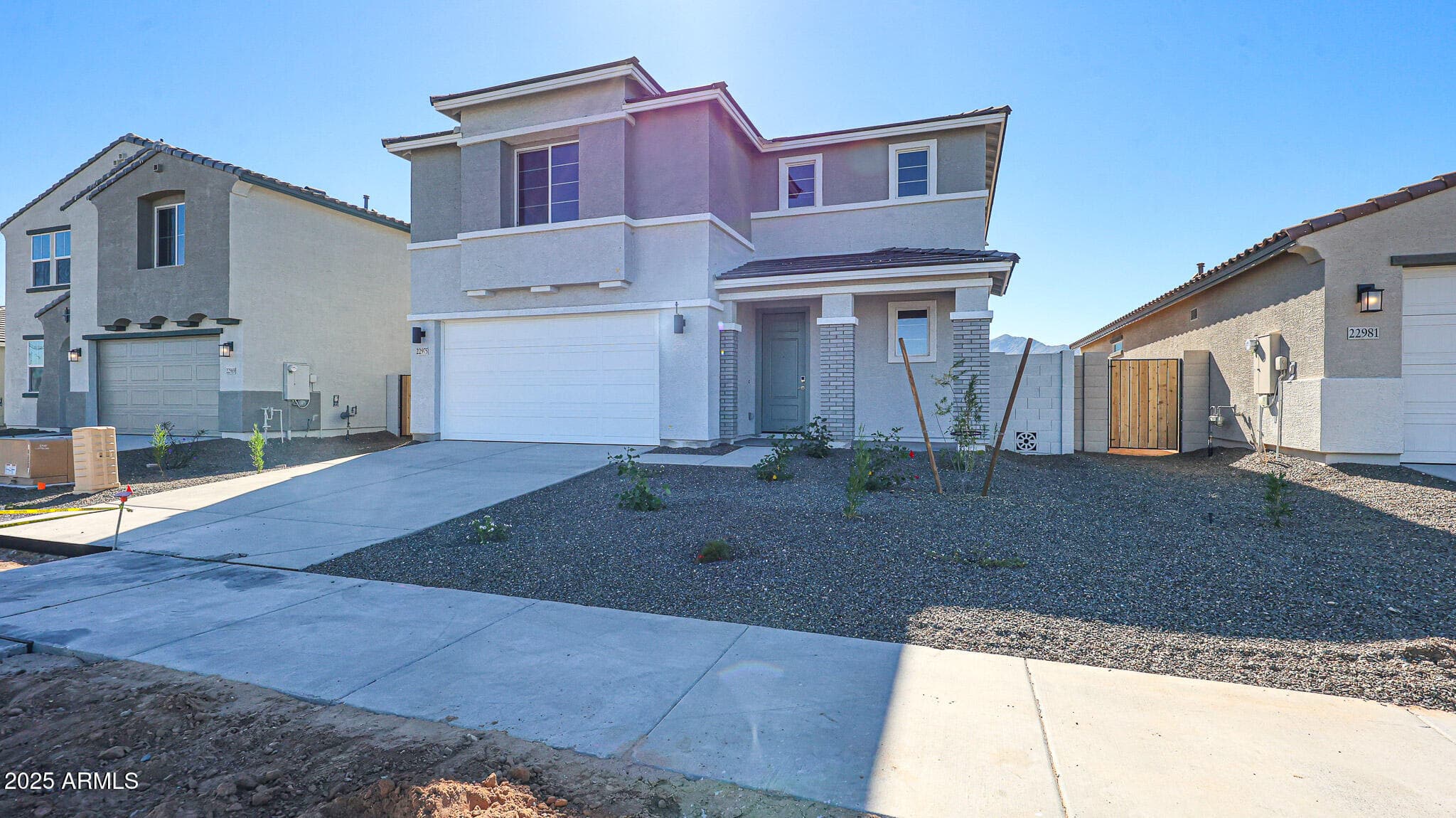 22975 W Monona Ln — photo 1