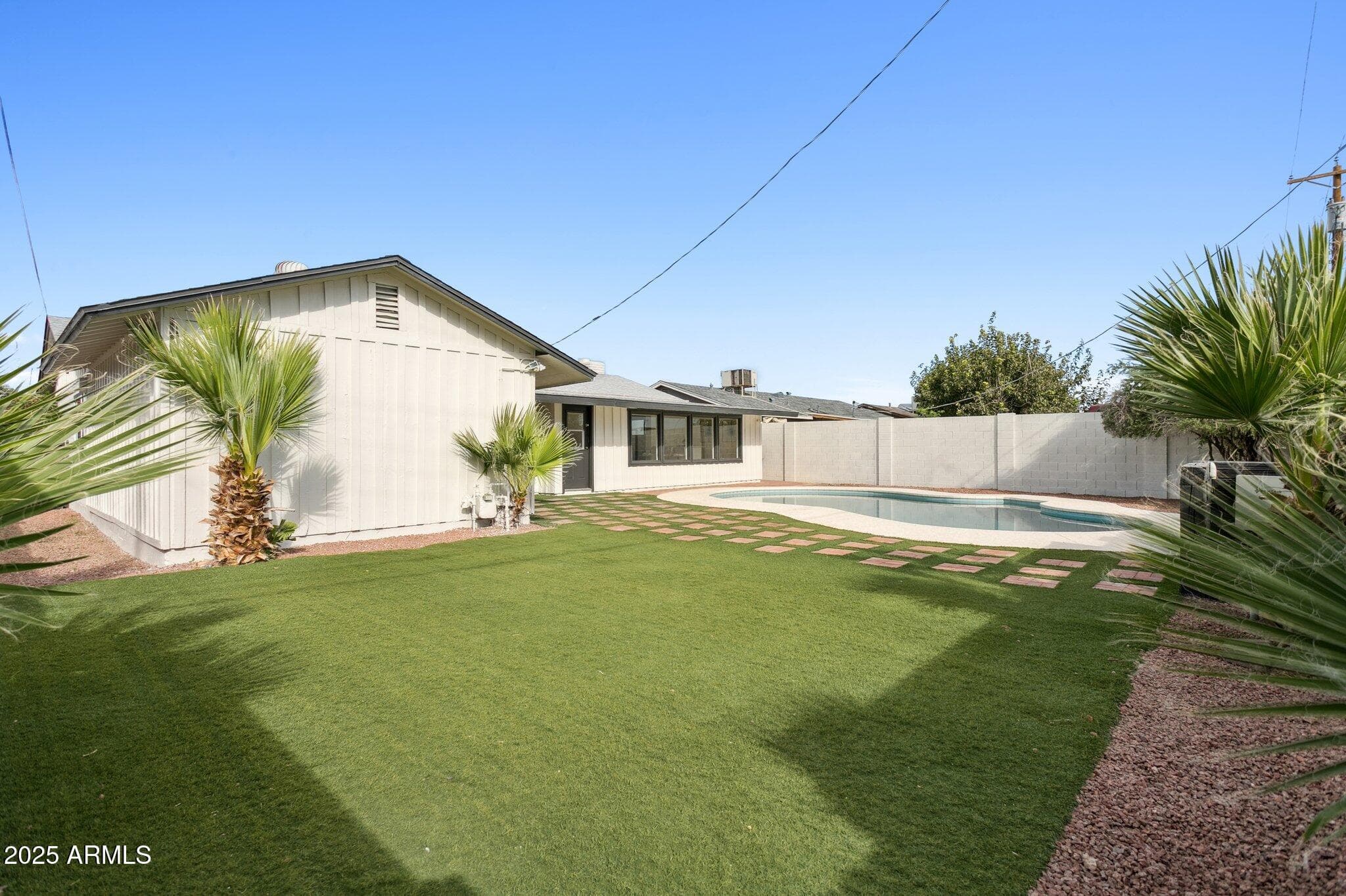 7827 E Moreland St — photo 28