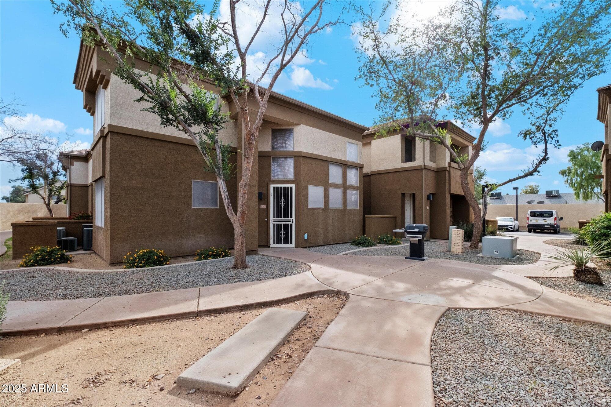 1445 E Broadway Rd 120 — photo 1