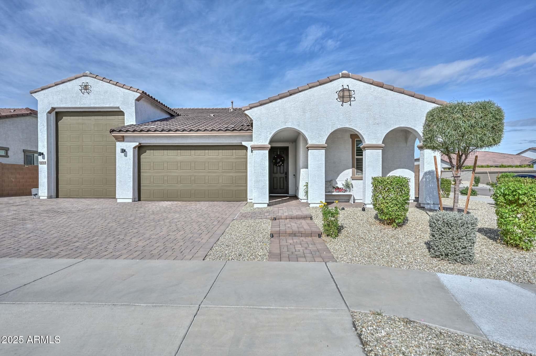 14010 W Mariposa Grande -- — photo 1