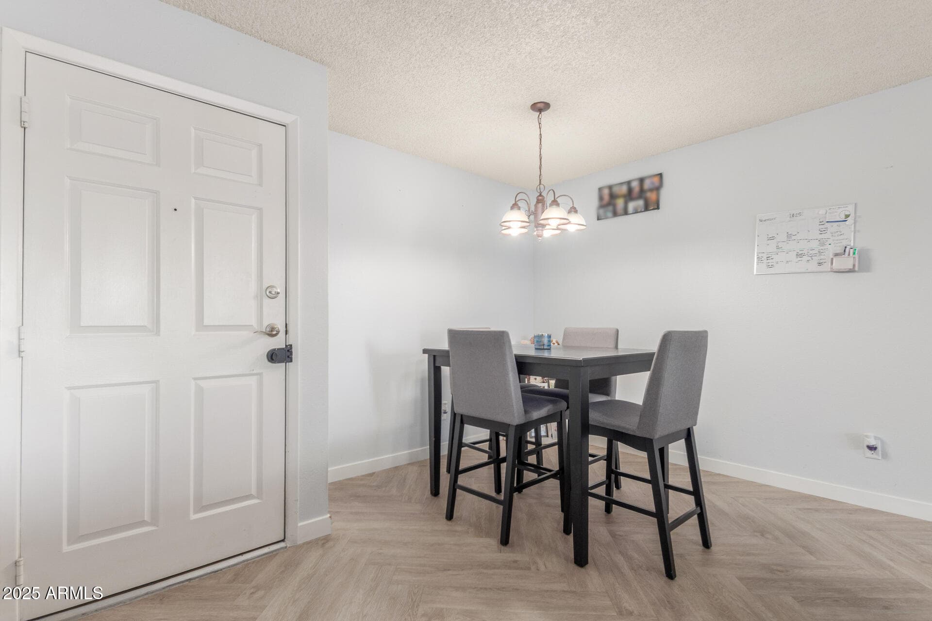 540 N MAY ST - Photo 5