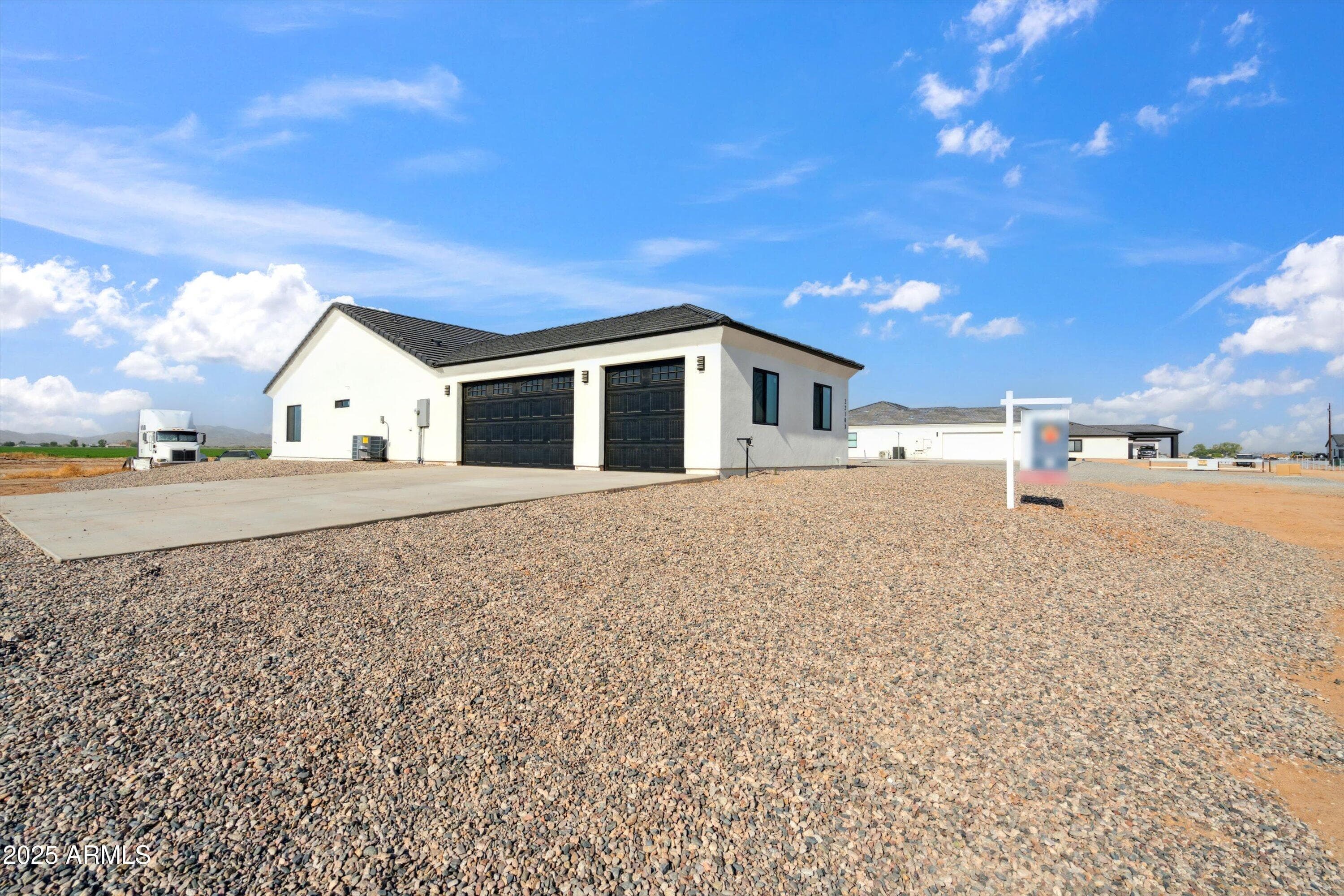 22103 W Harwell Rd — photo 2