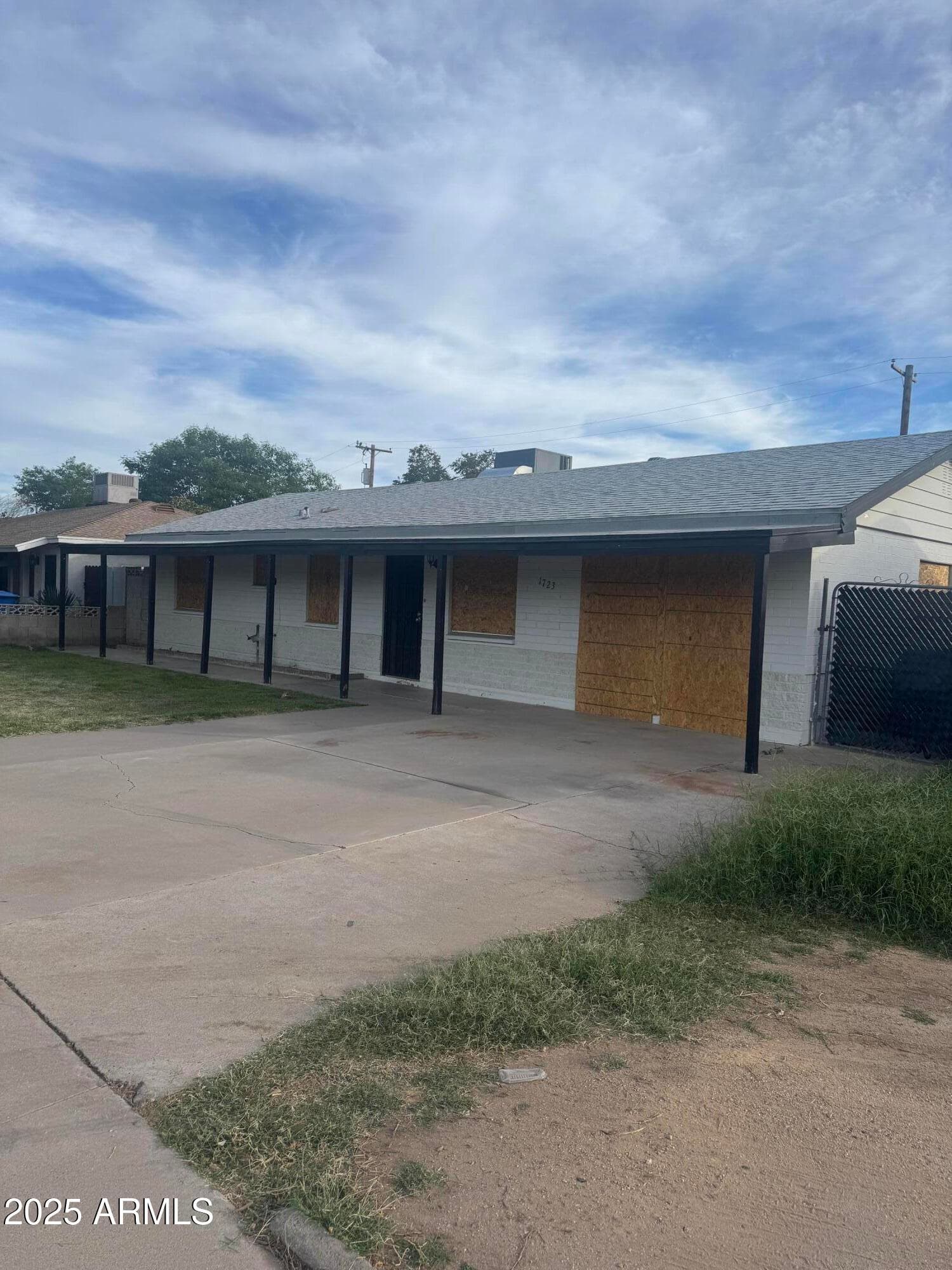 1723 W Cheryl Dr — photo 1