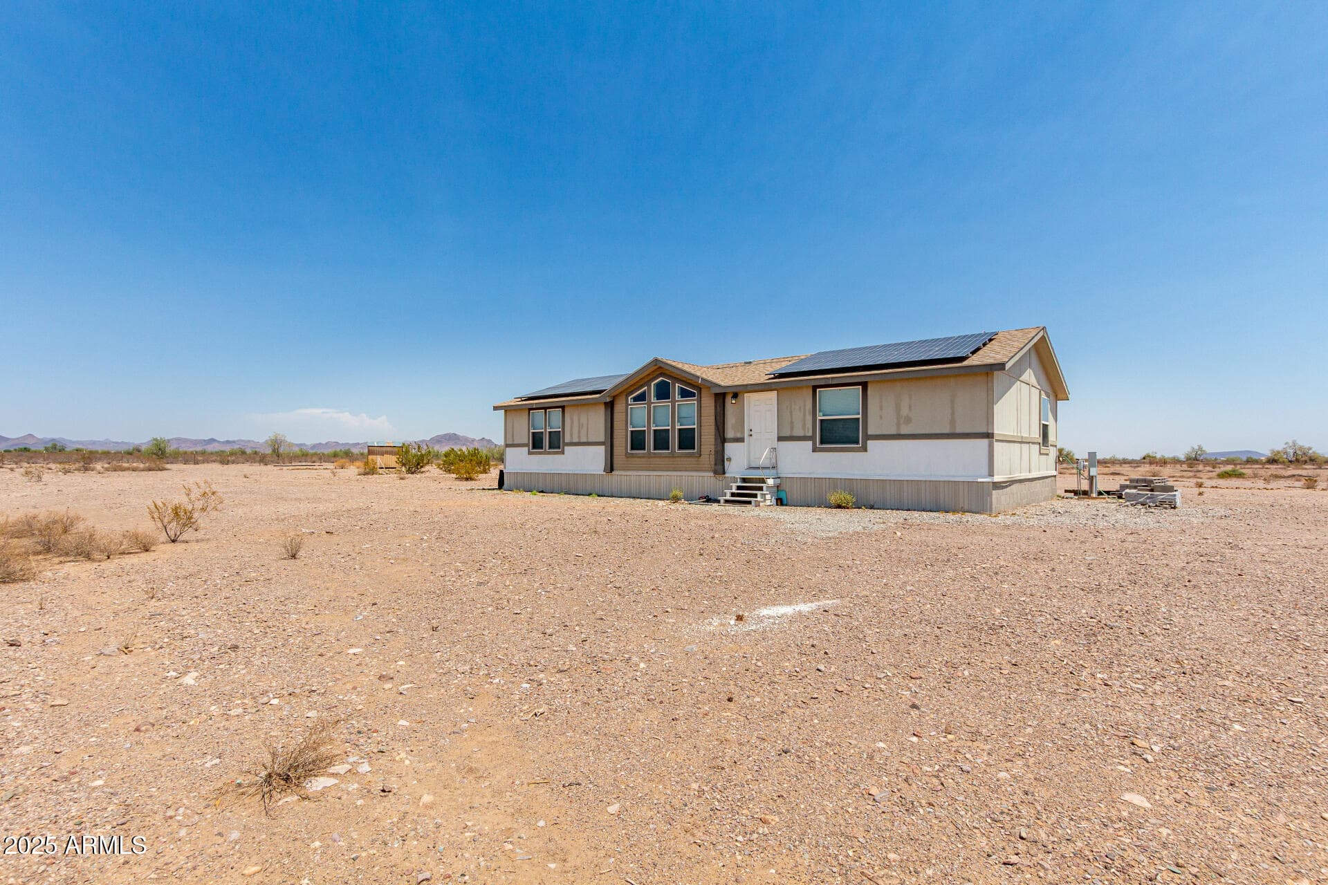 42102 W MARYLAND AVE - See more photos