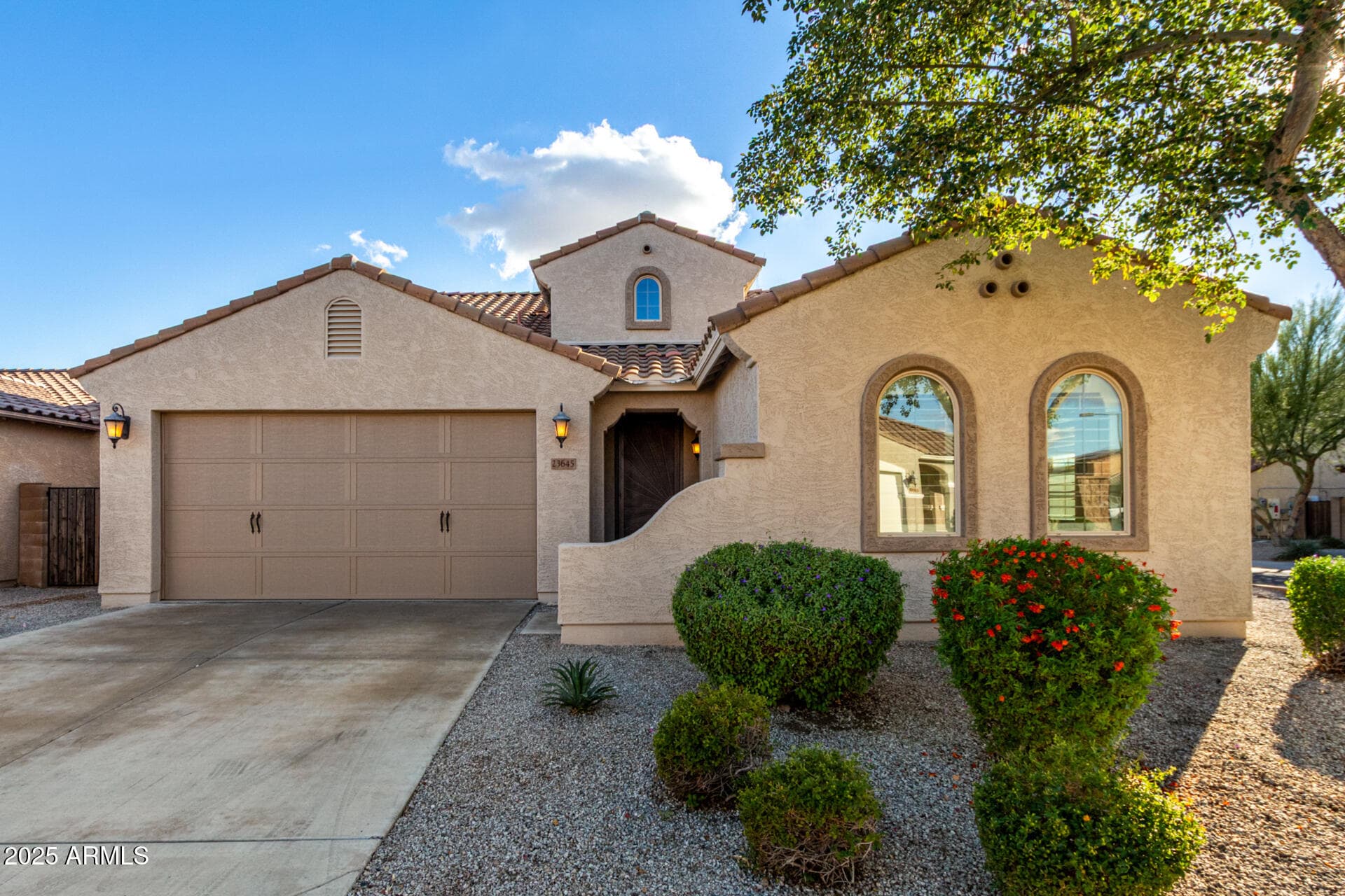 23645 W Hopi St — photo 1