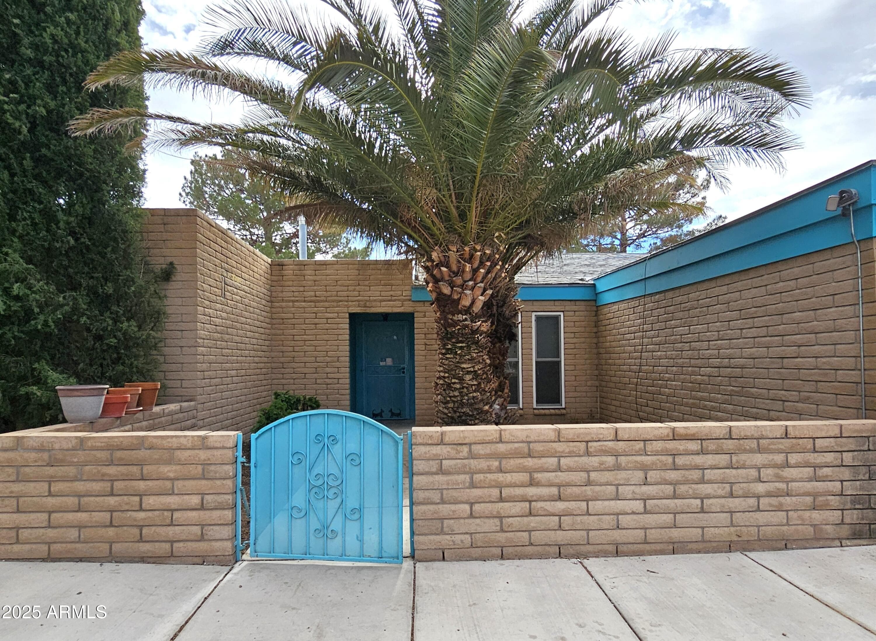 332 Prairie St — photo 2