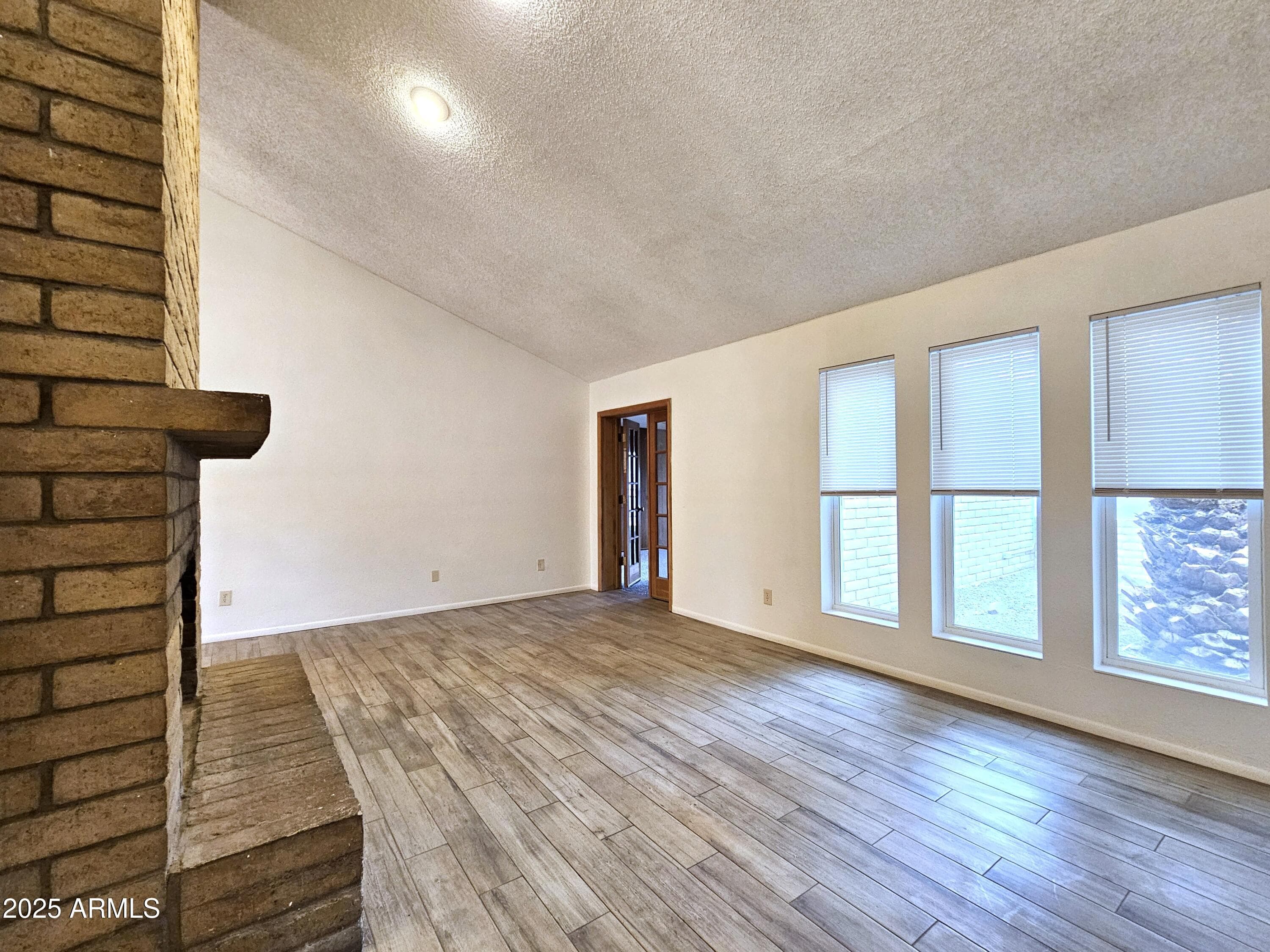 332 PRAIRIE ST - Photo 5