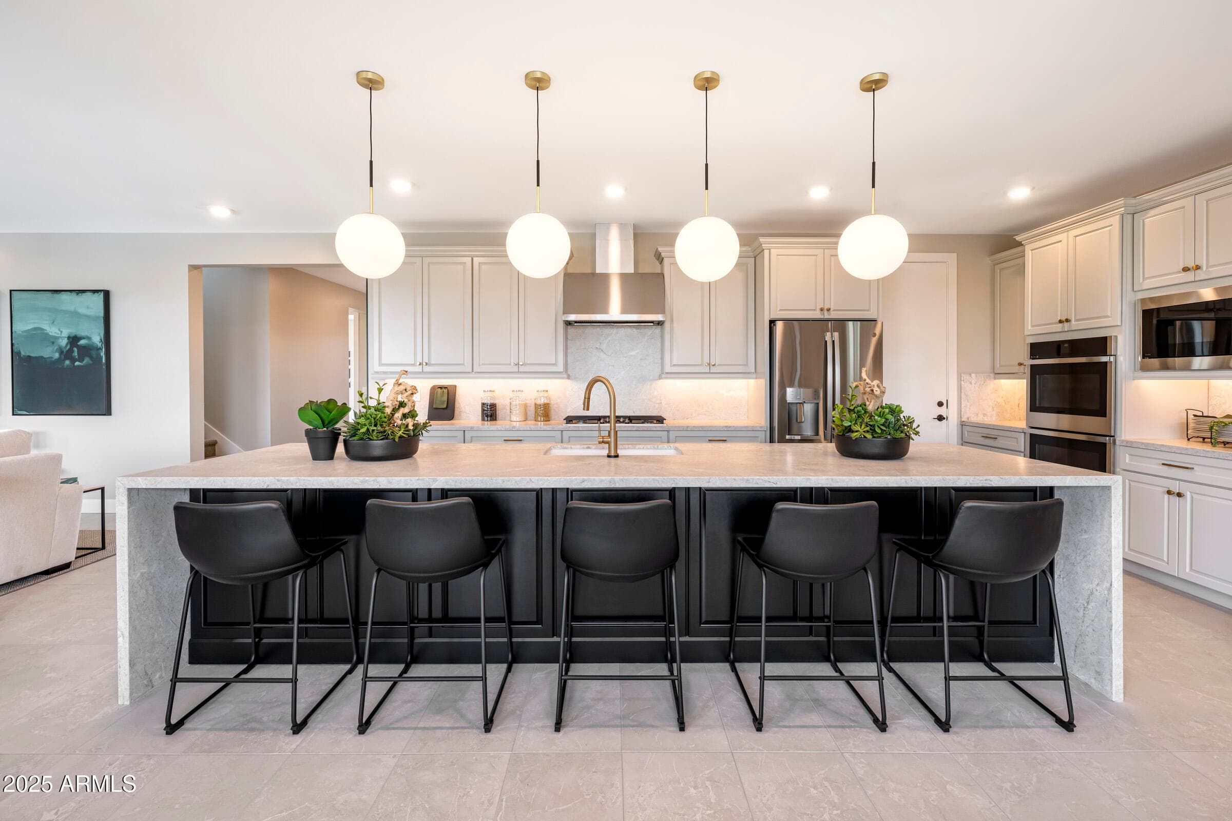 1526 E Coconino Way — photo 2