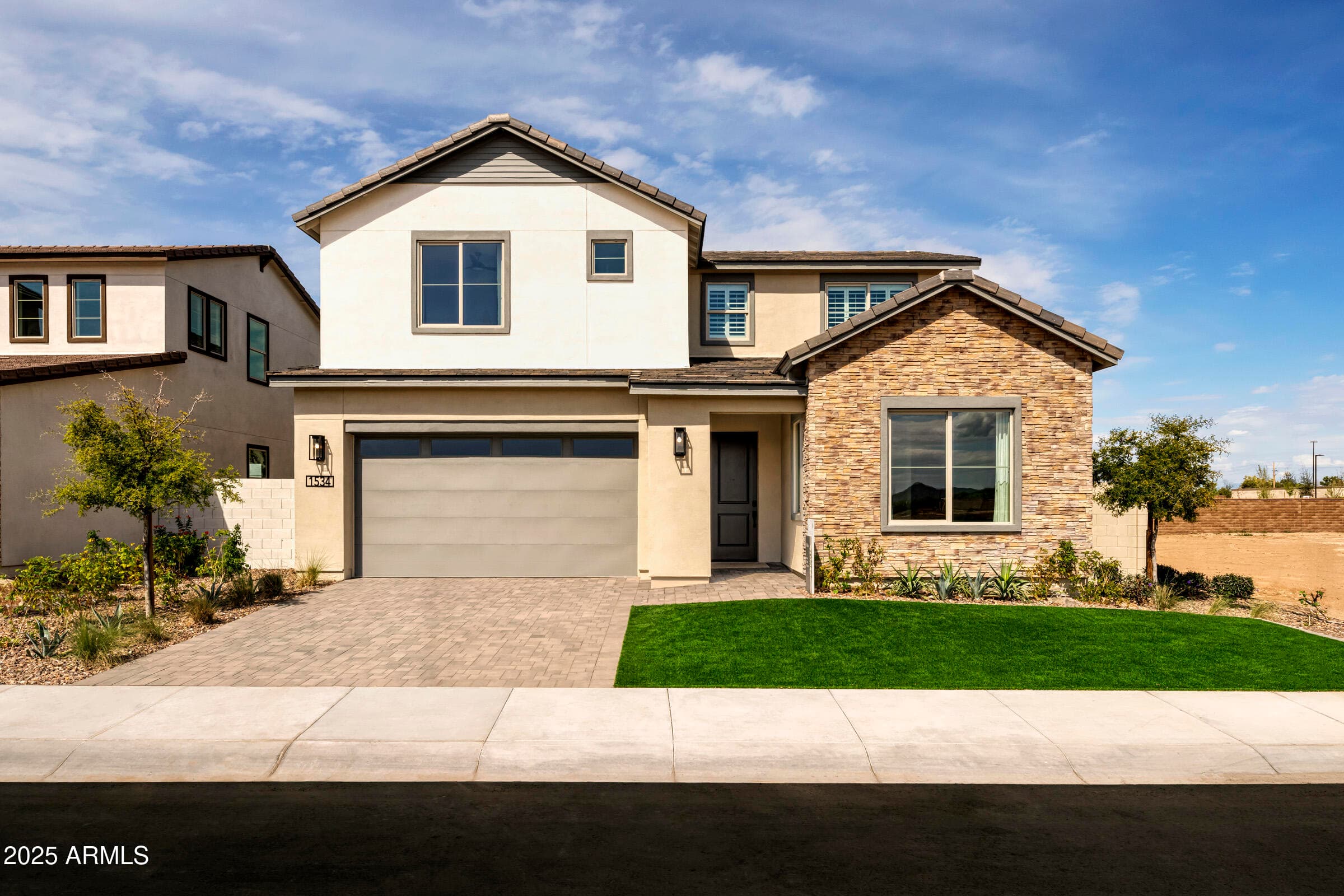 1534 E Coconino Way — photo 1