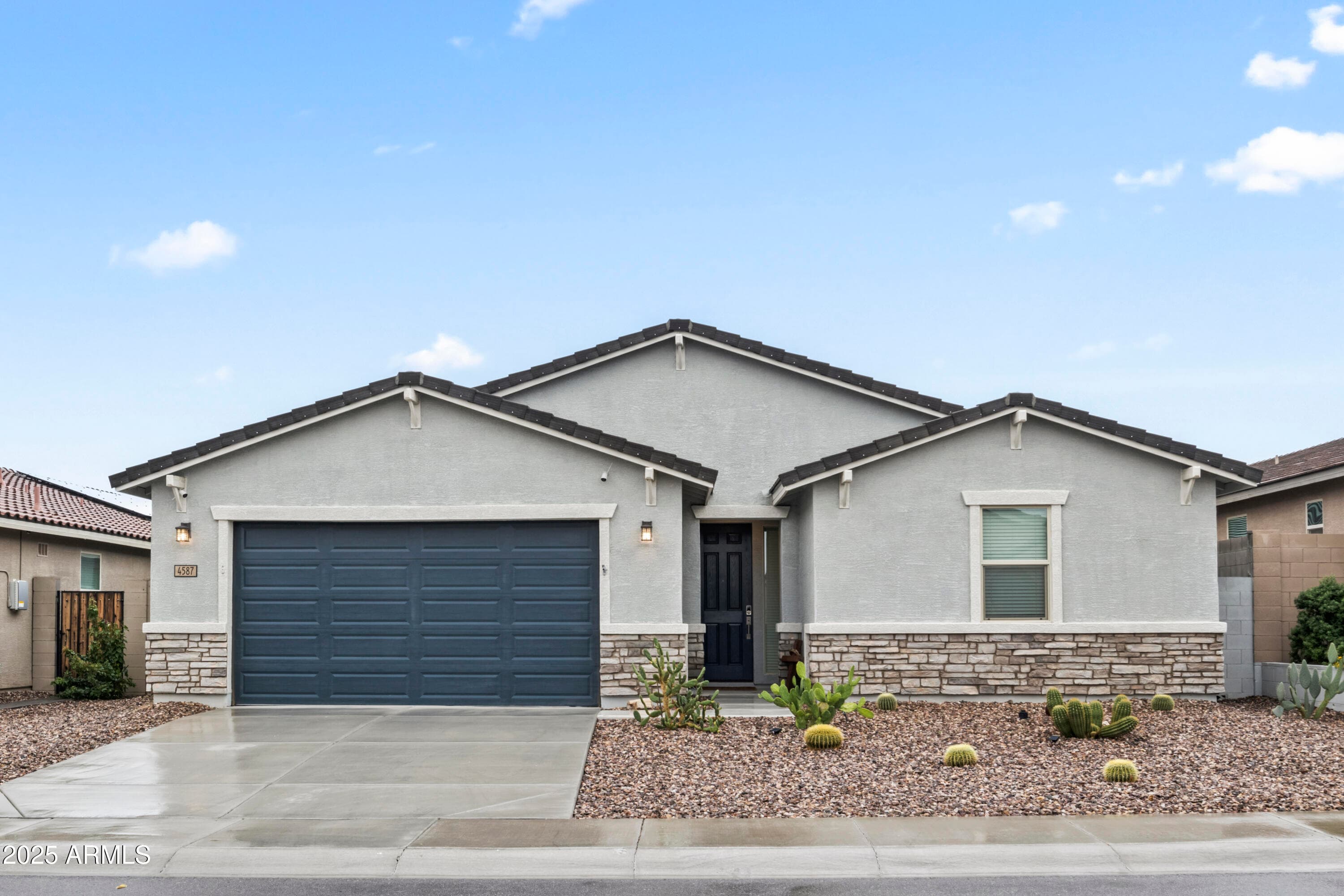 4587 W Stickleaf Way — photo 1