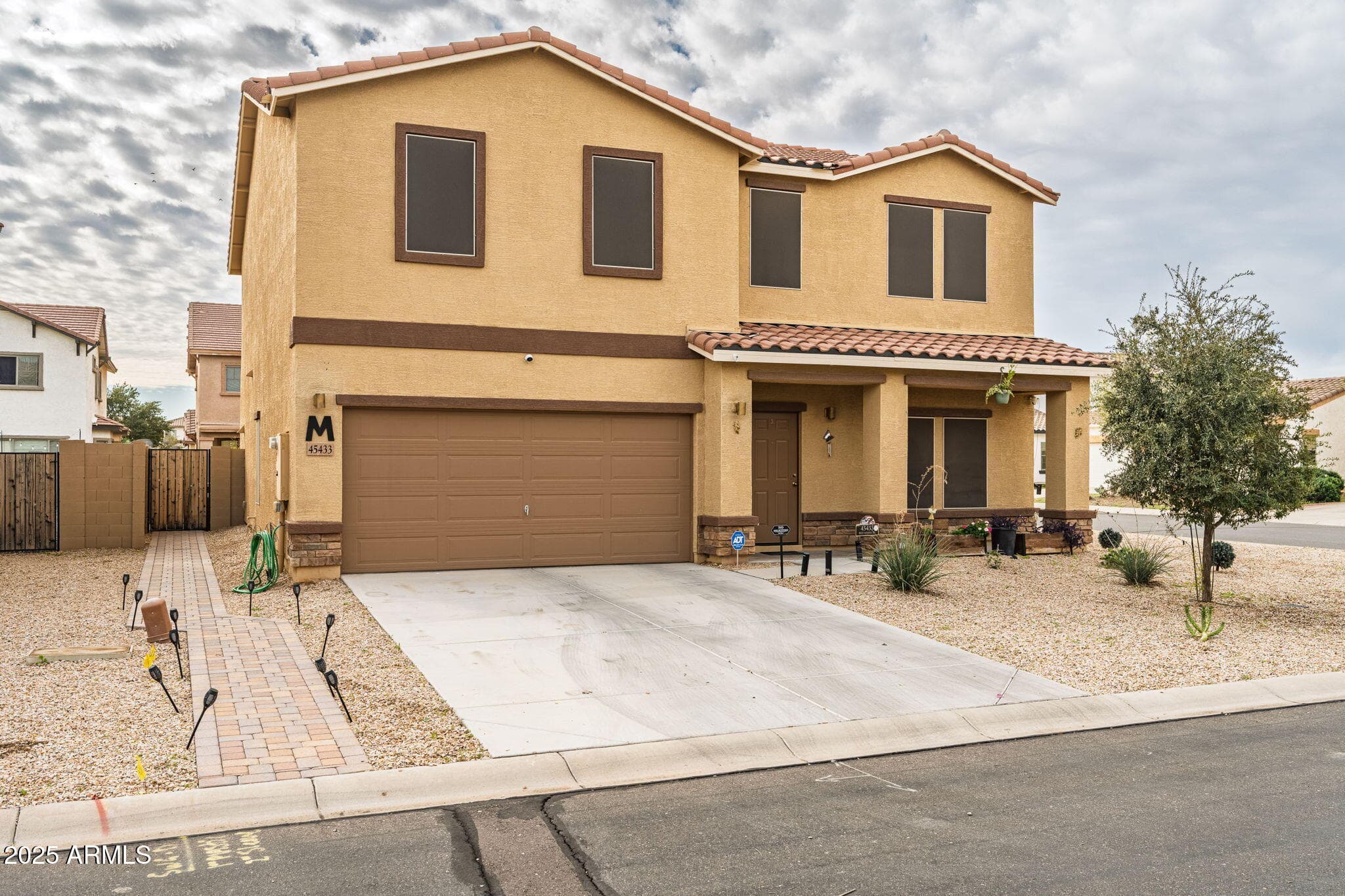 45433 W Sandhill Rd — photo 1