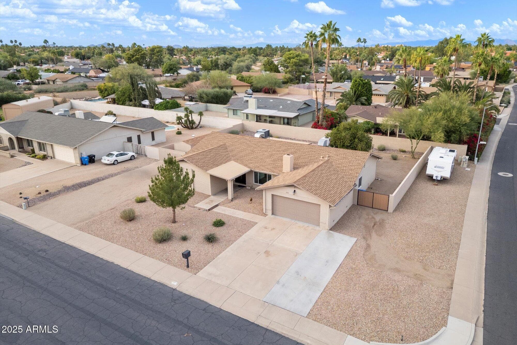 6242 E Hearn Rd — photo 1