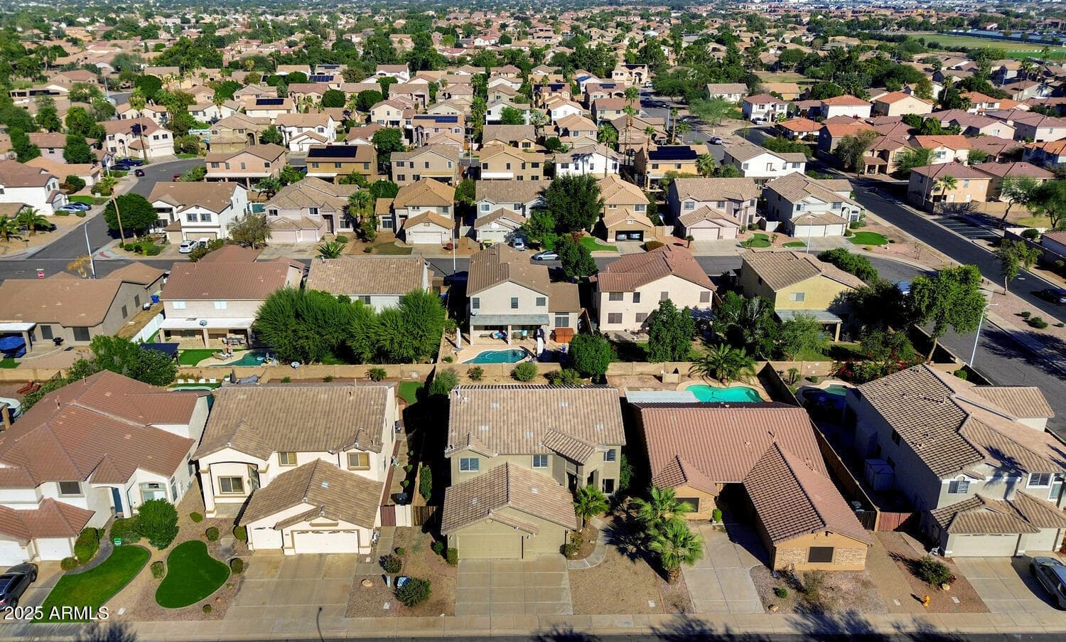 482 W Aloe Pl — photo 2