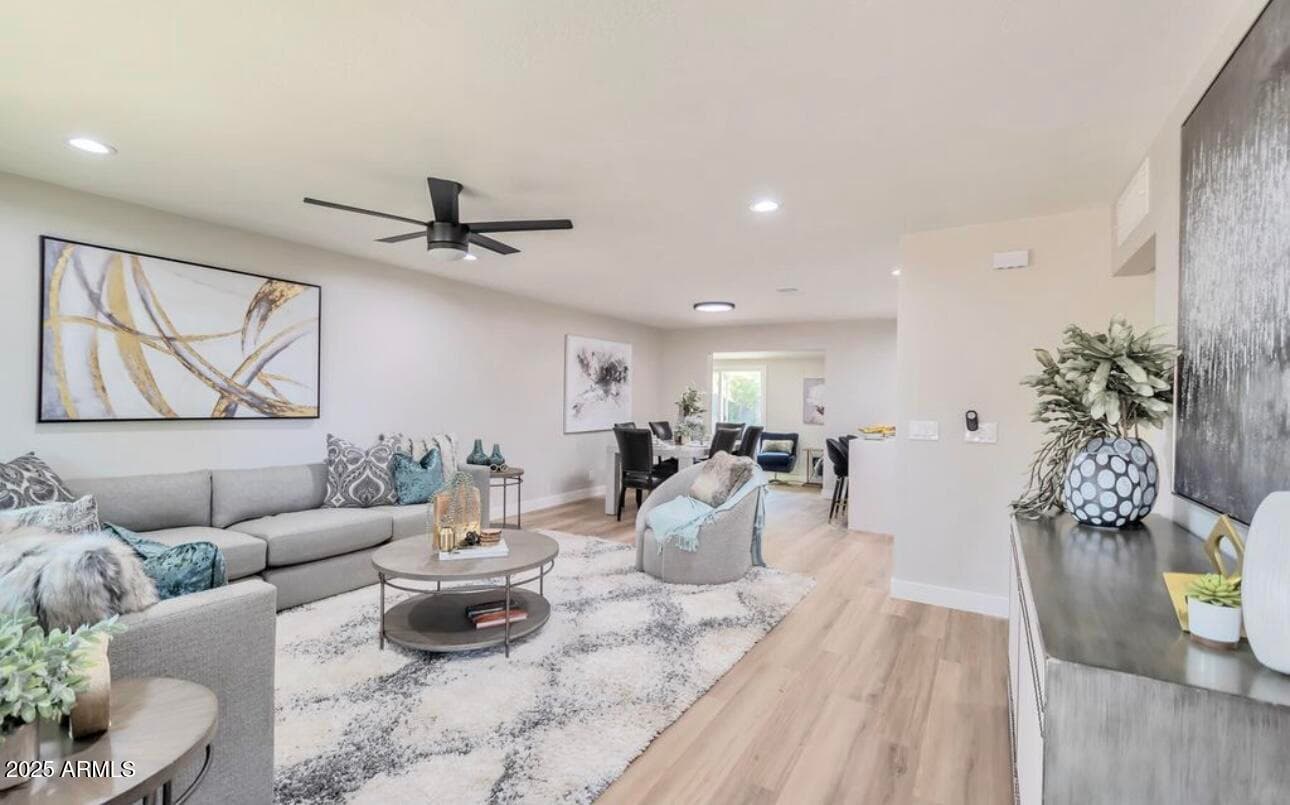 346 E Broadway Ln — photo 2