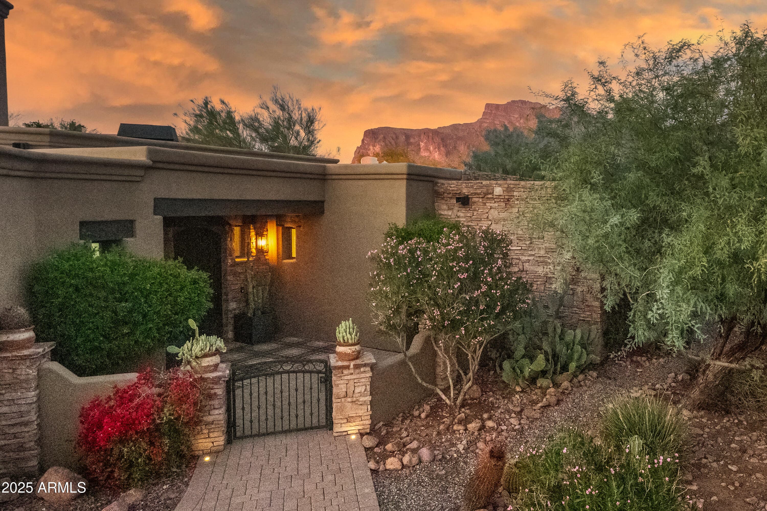 2466 S Pinyon Village Dr — photo 2