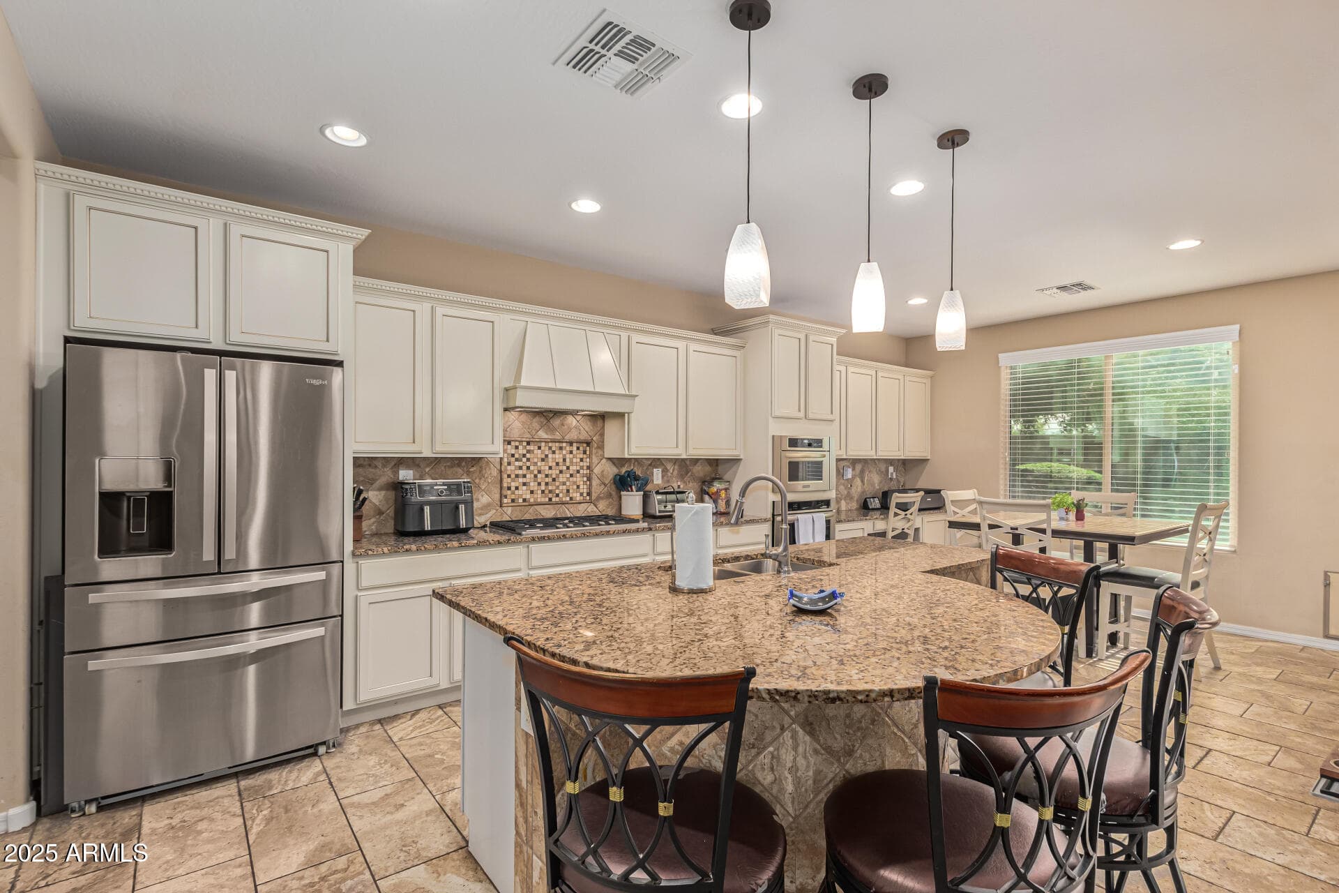 3615 E Salter Dr — photo 2