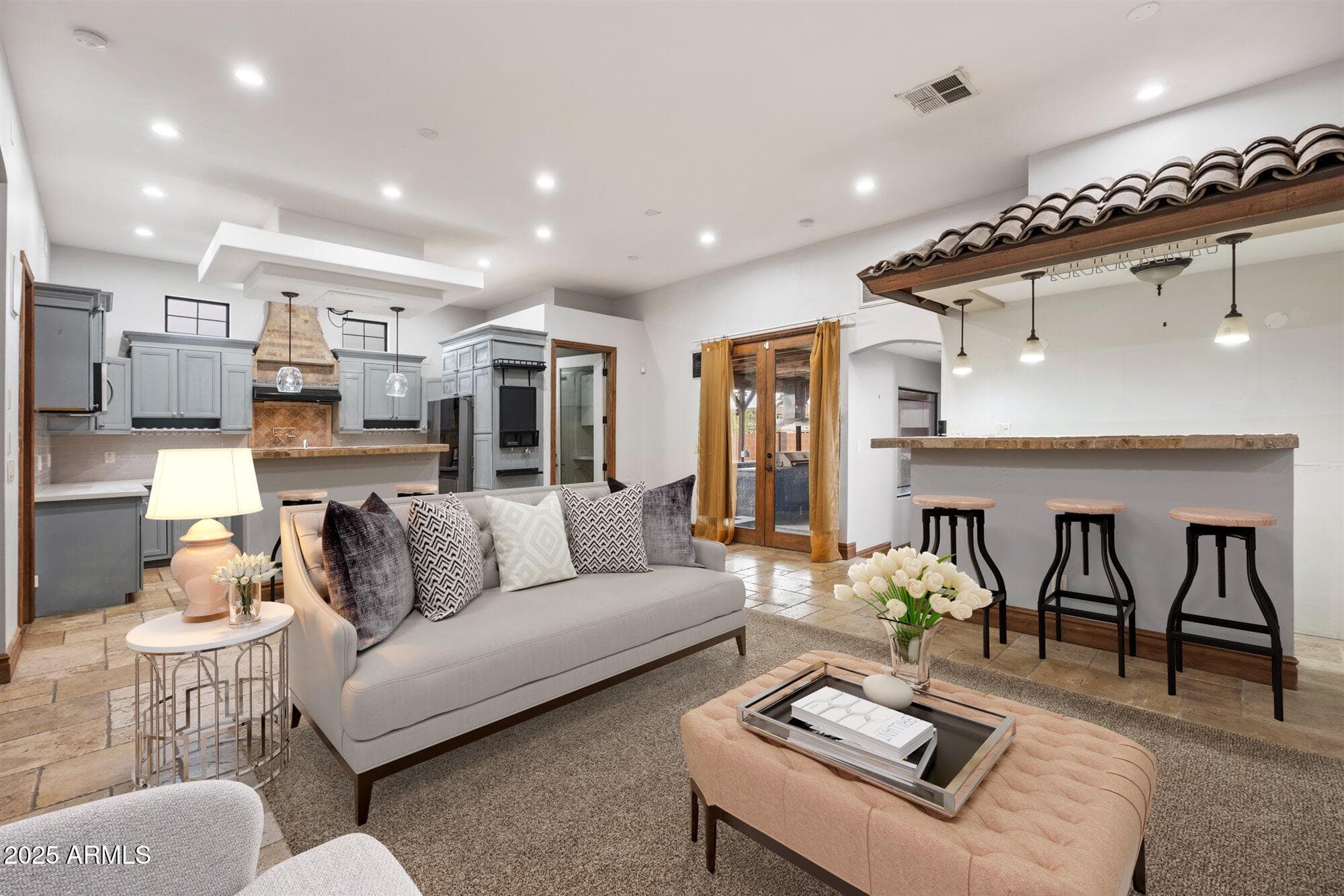 1629 W Willetta St — photo 2