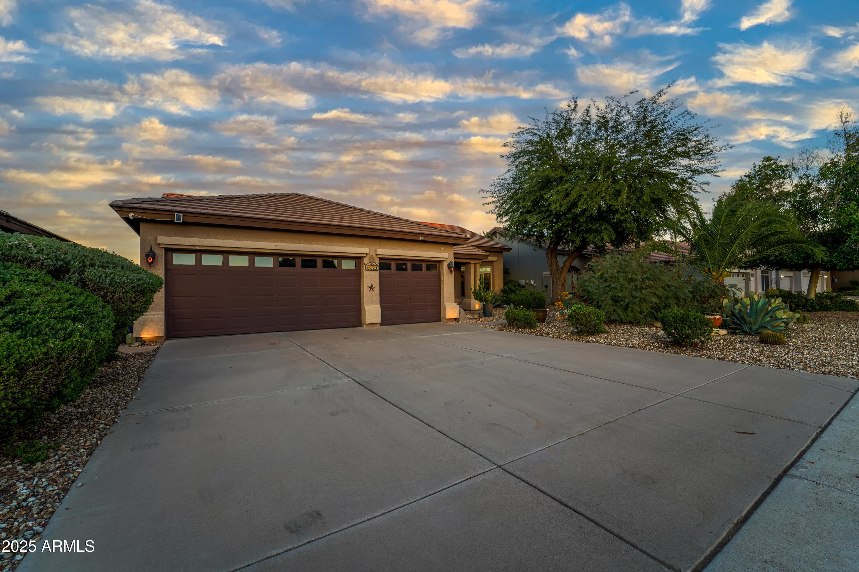 1021 S Western Skies Dr — photo 2