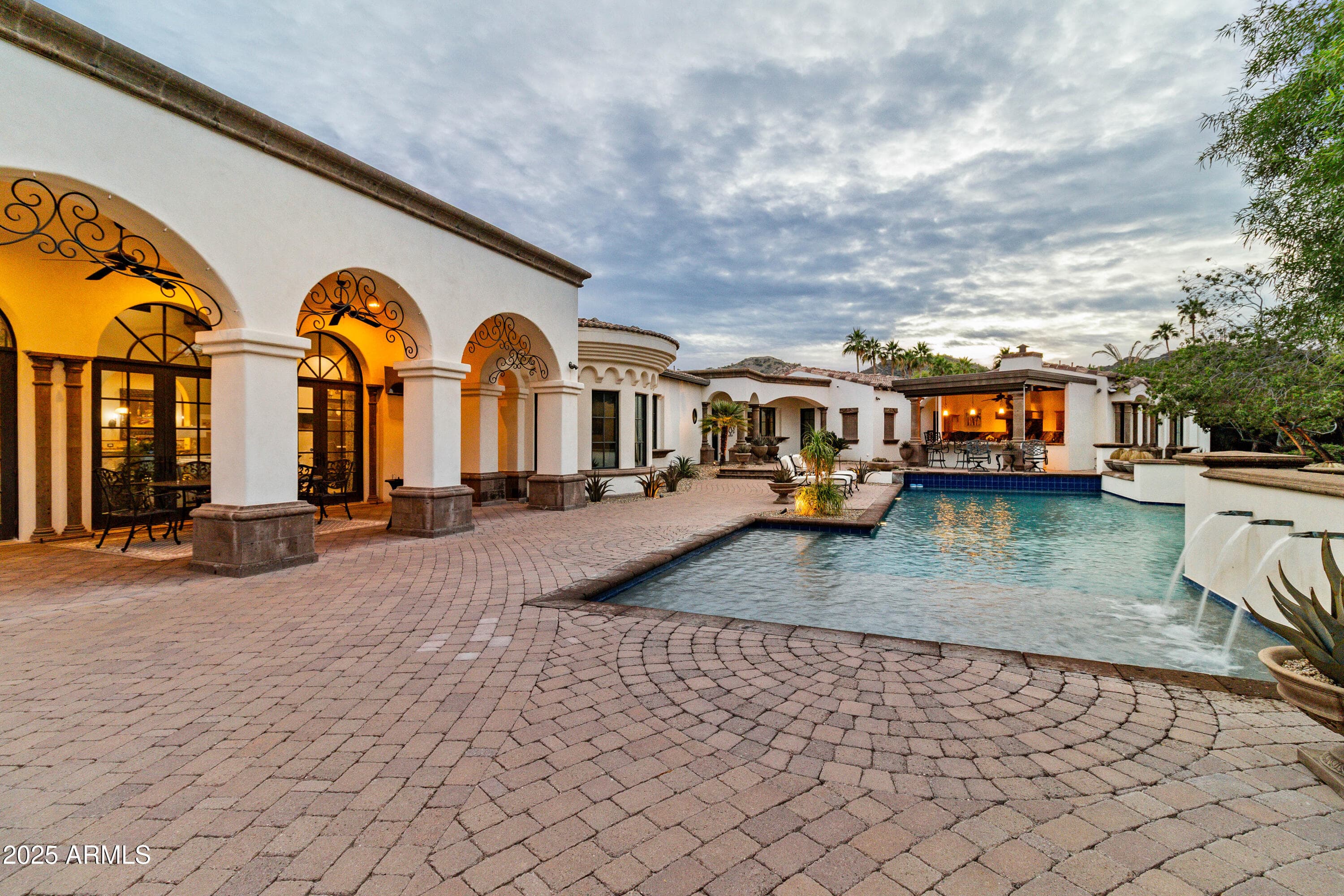 6770 E Bluebird Ln — photo 1