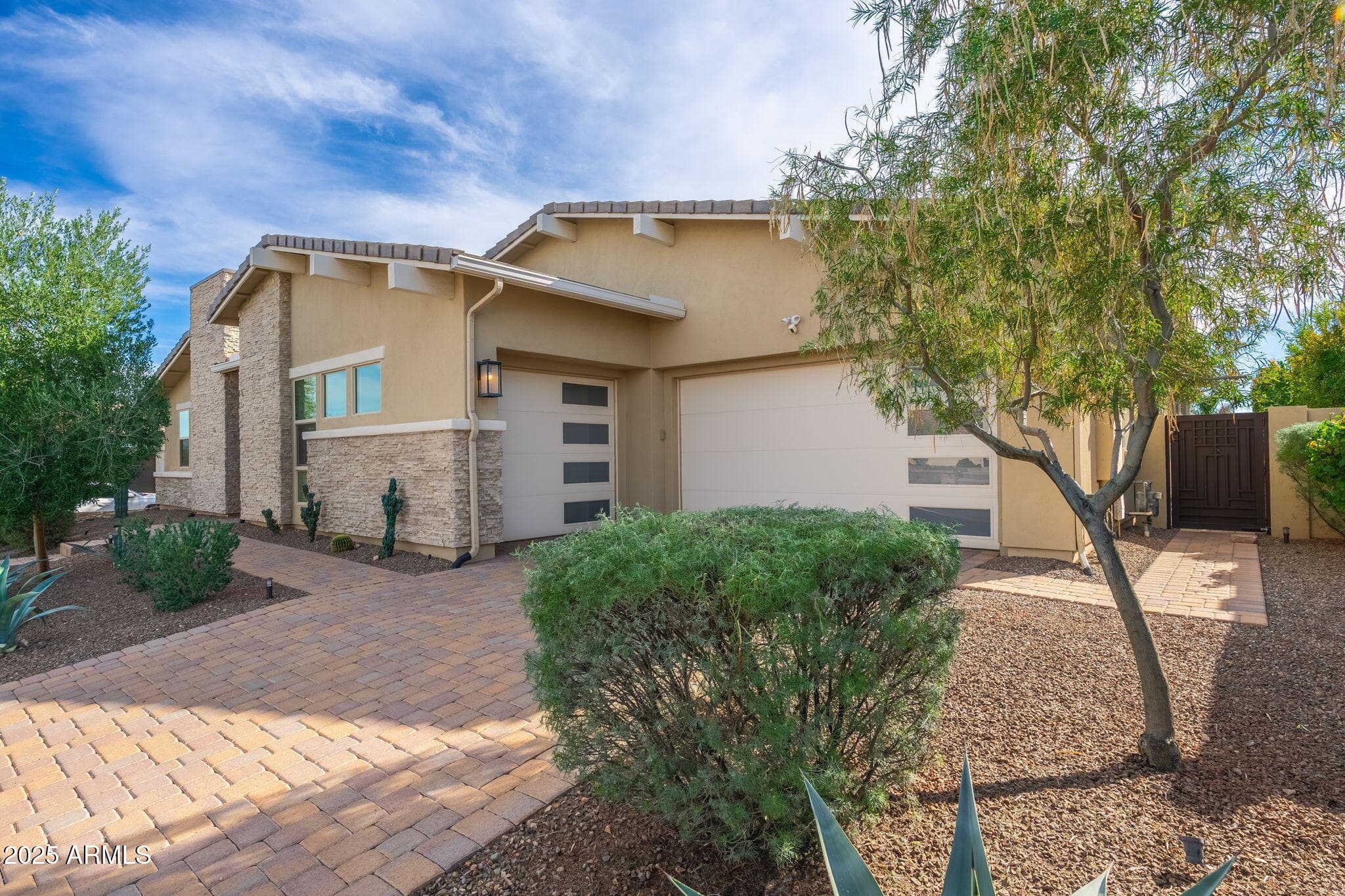 13833 W Bloomington St — photo 2