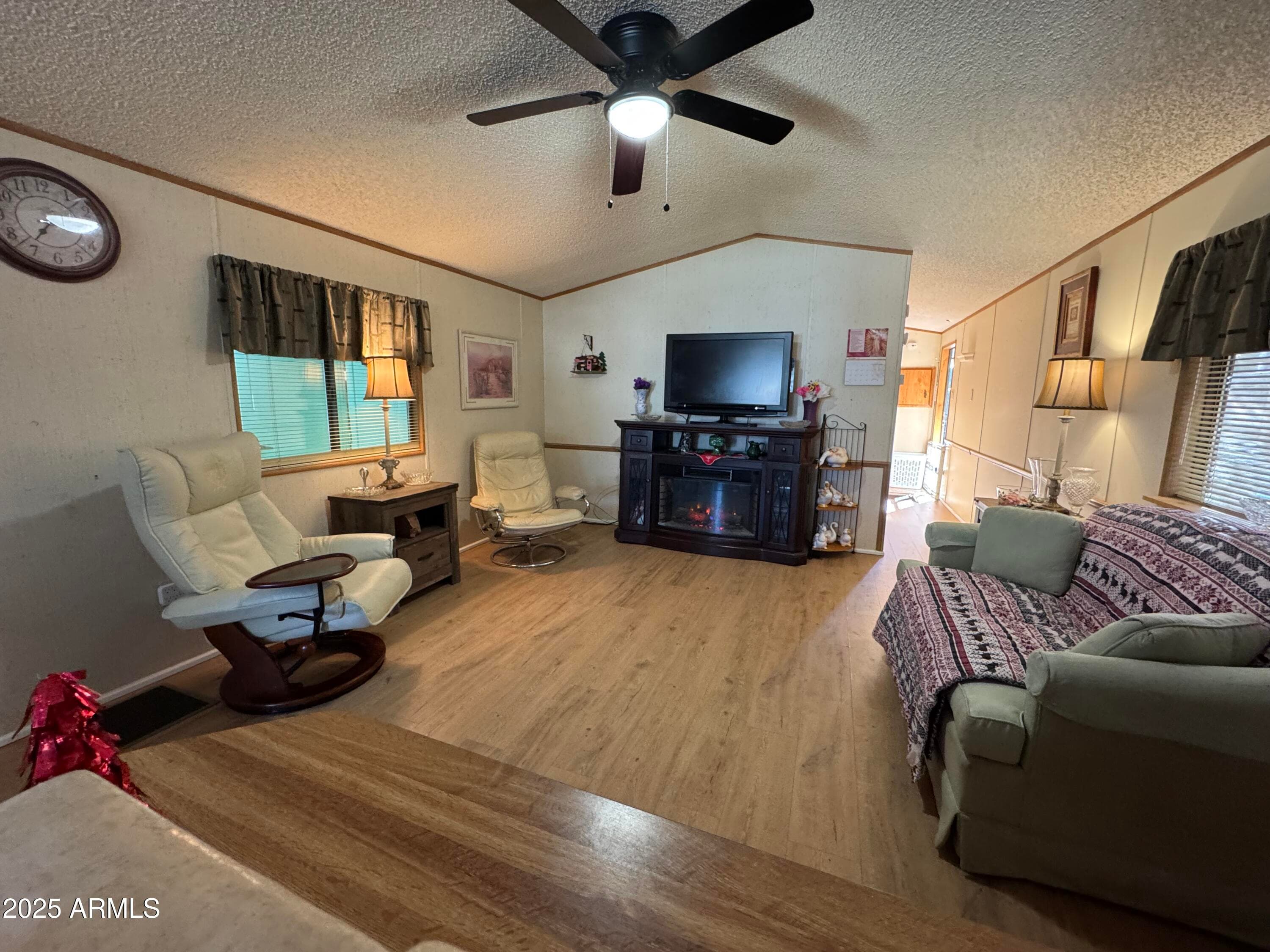 550 PALM DR - Photo 4