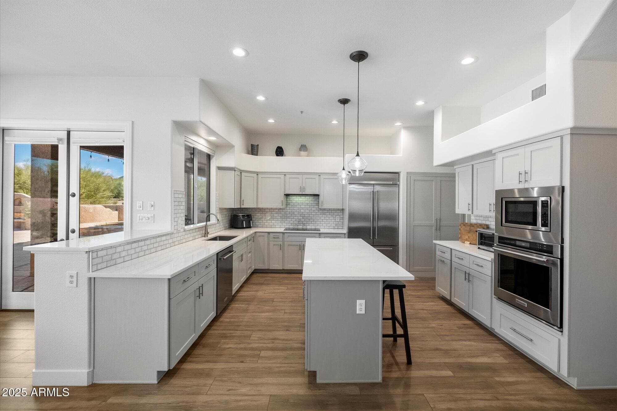 8056 E Lariat Ln — photo 1