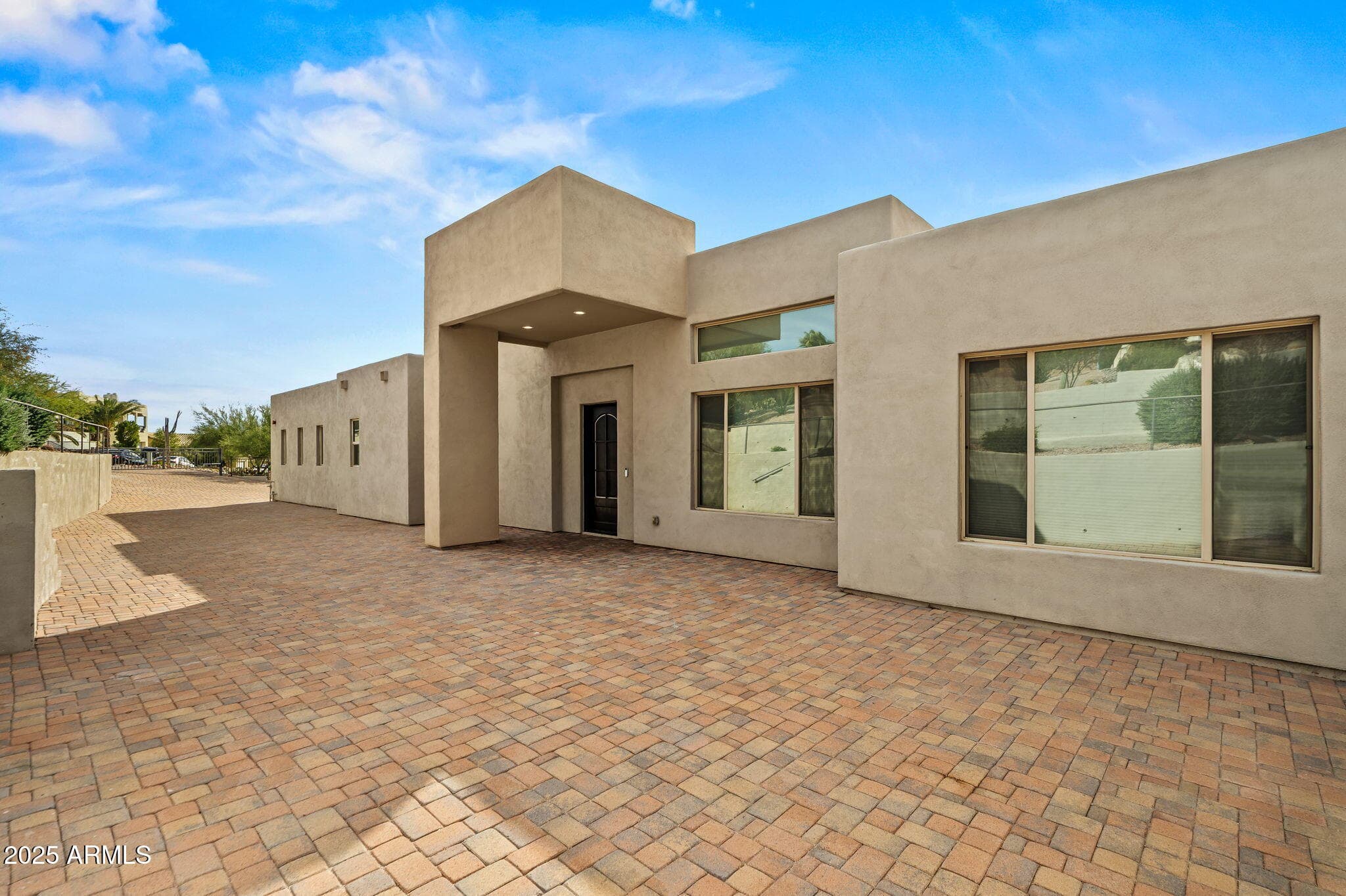 11010 N Buffalo Dr — photo 2