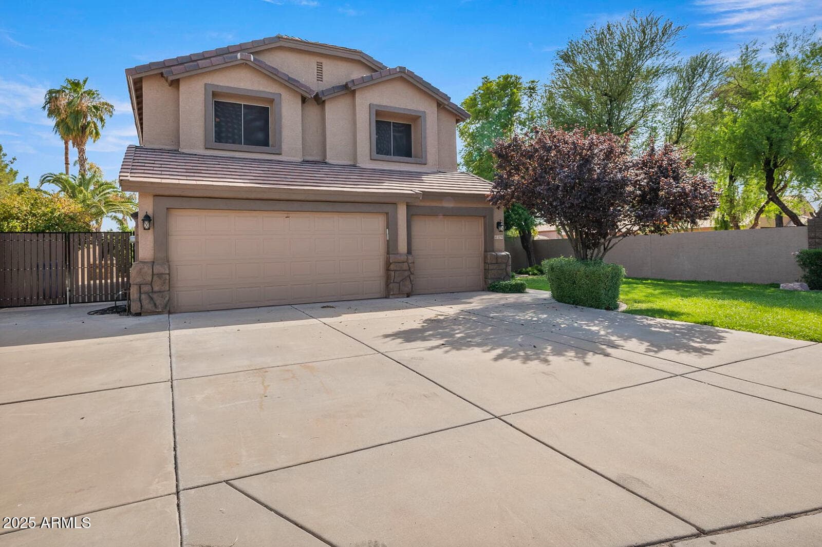 3279 E Oriole Dr — photo 1