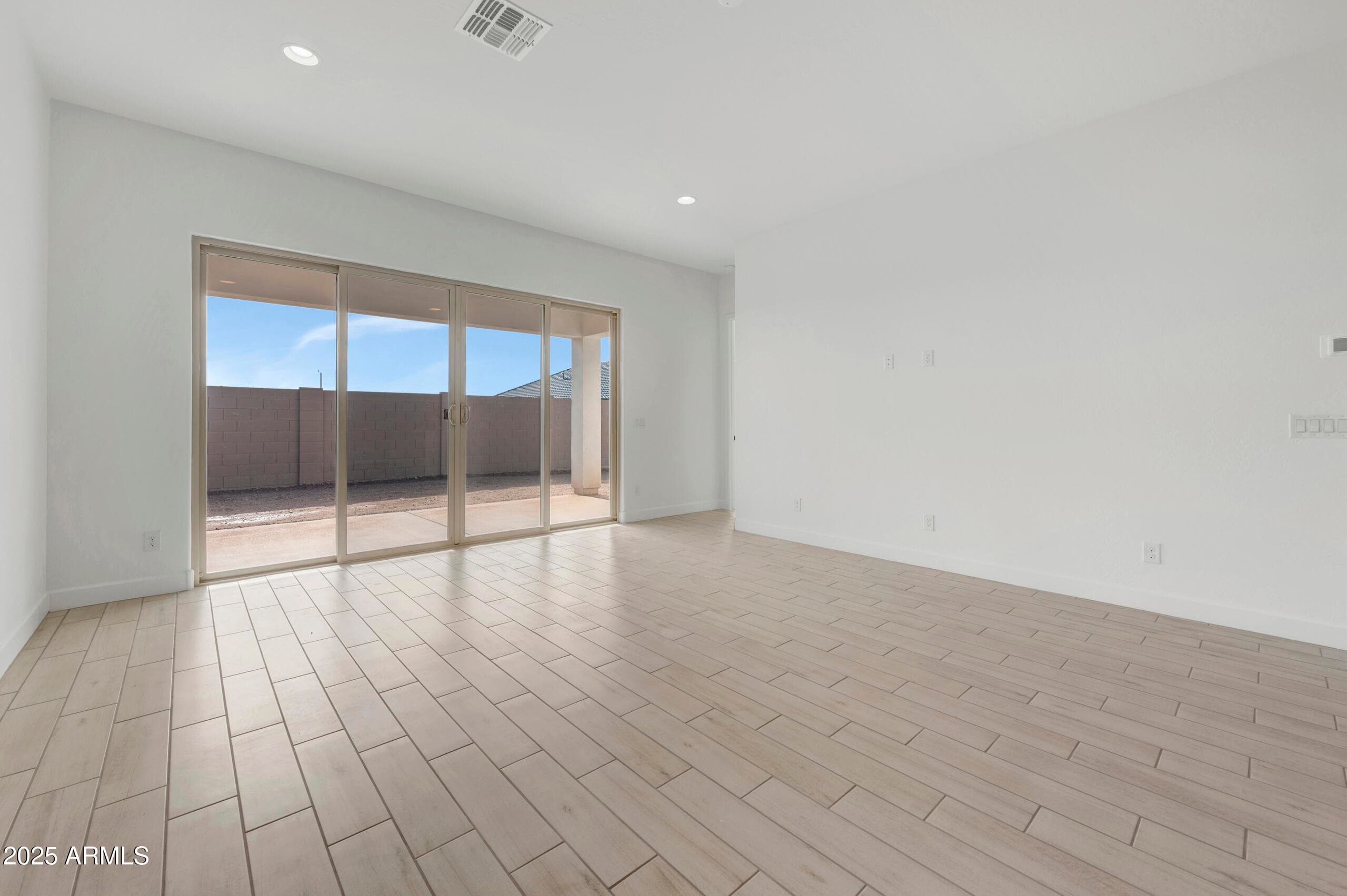 2391 E Amfissa Dr — photo 2