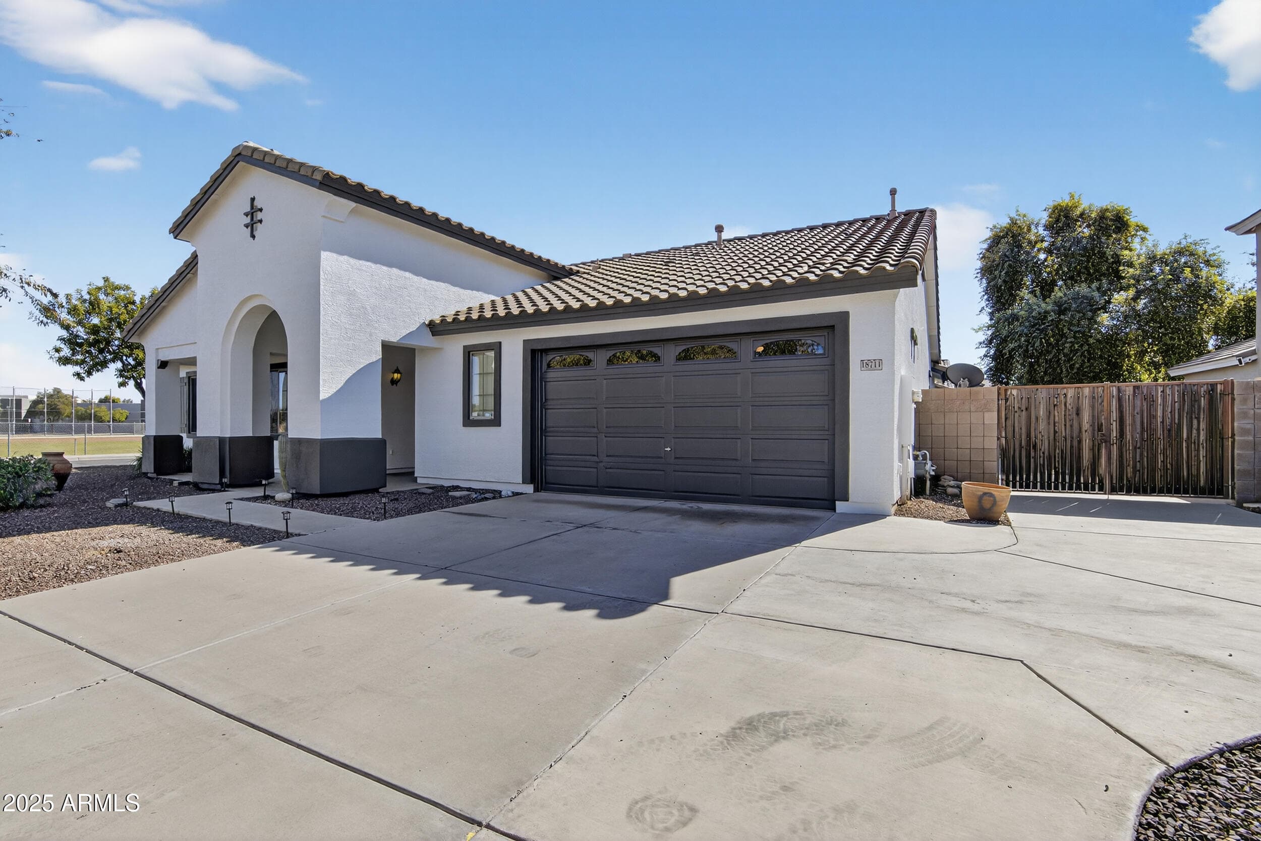 18711 E Raven Dr — photo 2