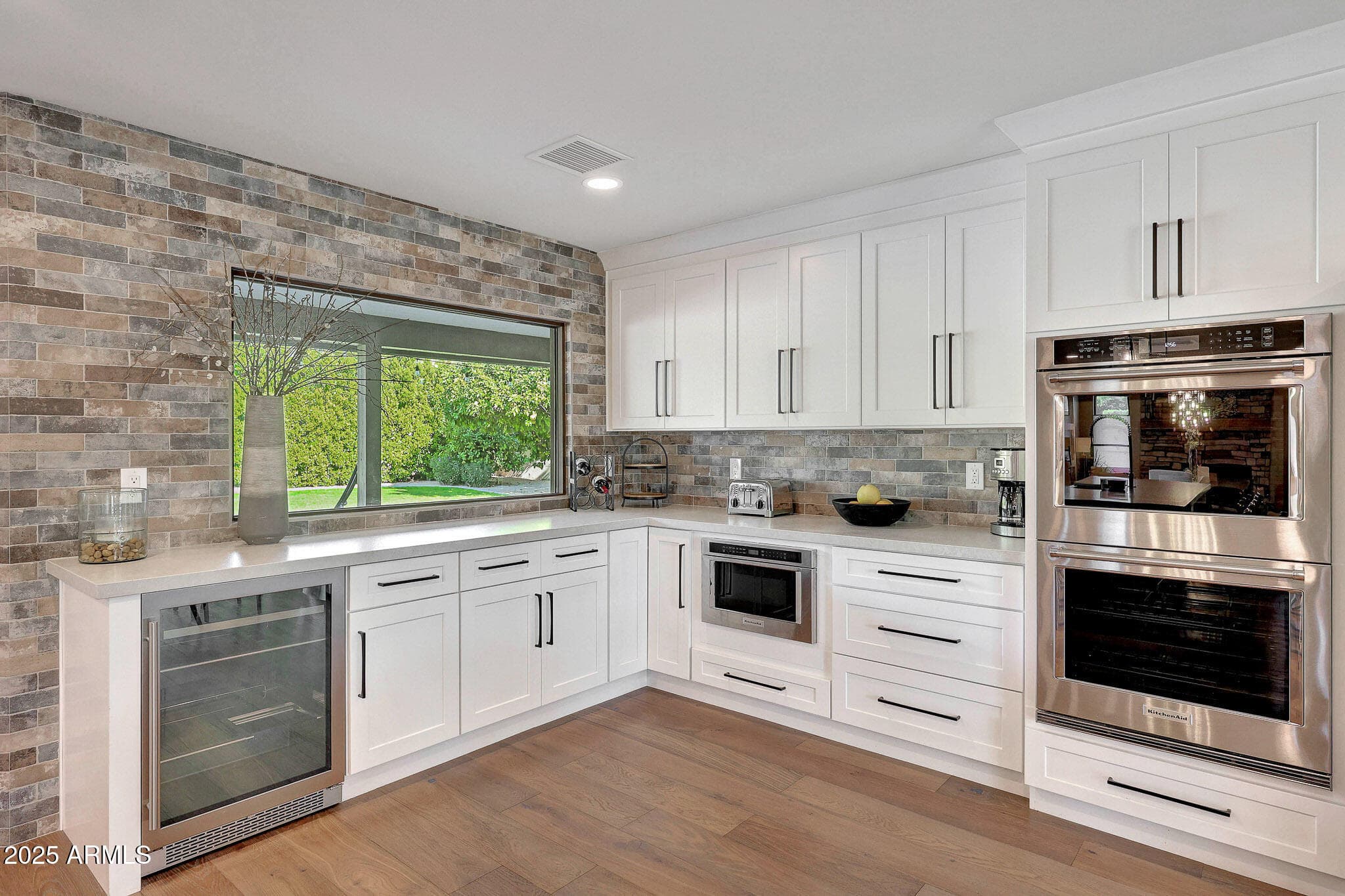 140 E Cercado Ln — photo 2