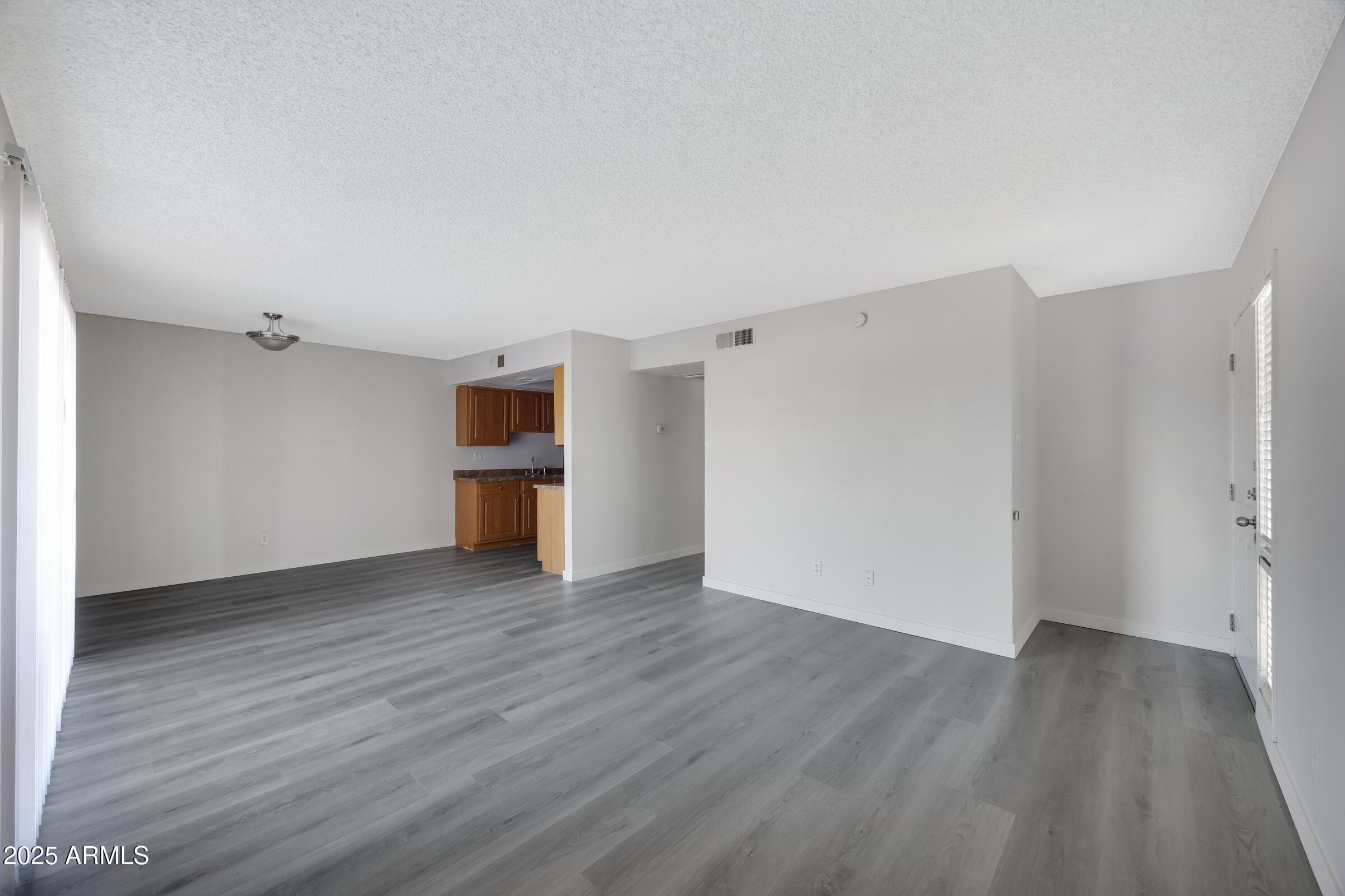 3810 N MARYVALE PARKWAY - Photo 3