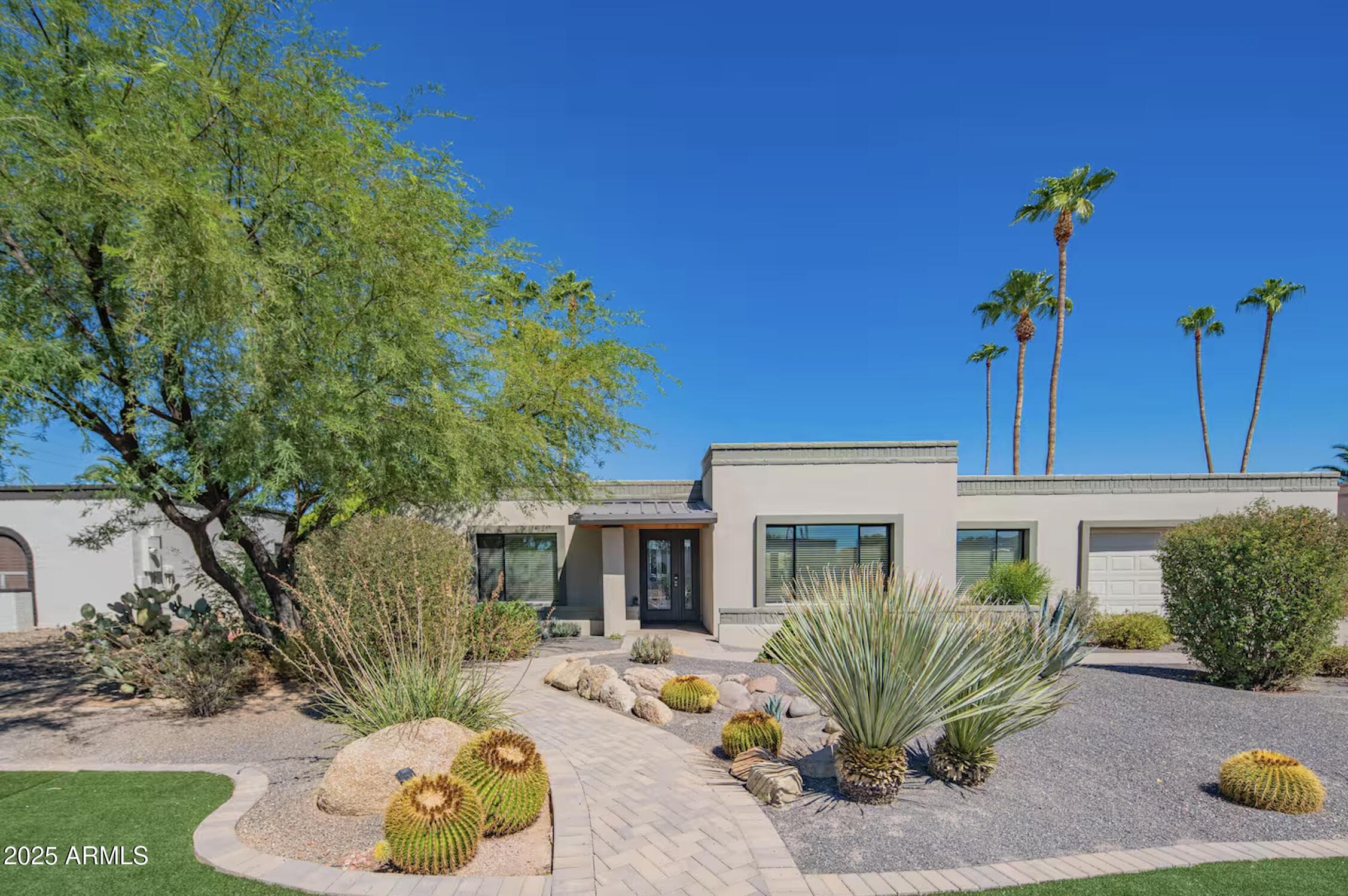 5210 E Everett Dr — photo 1