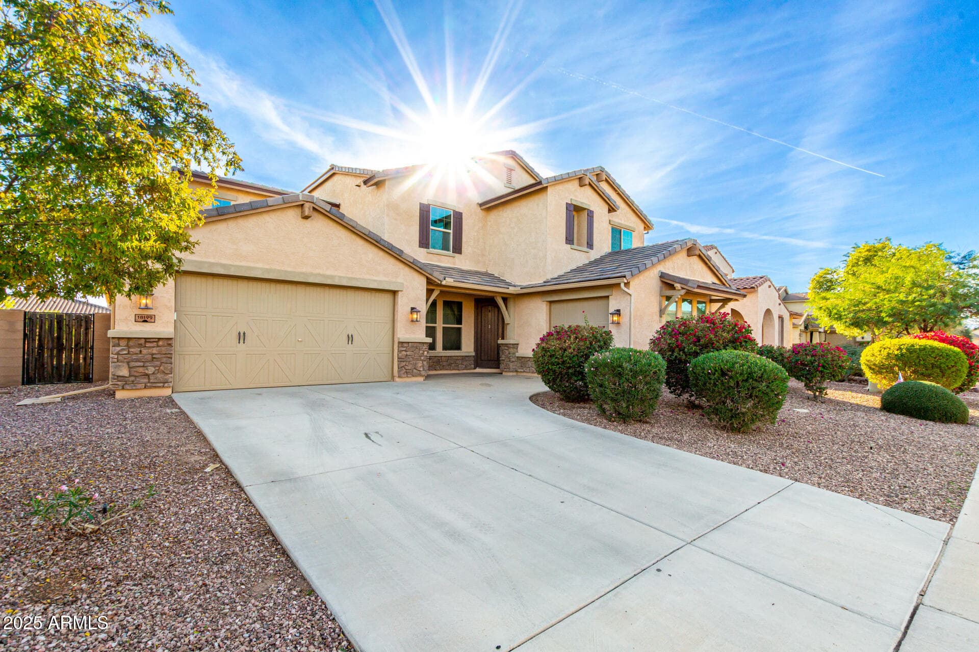 18199 W Mackenzie Dr — photo 1