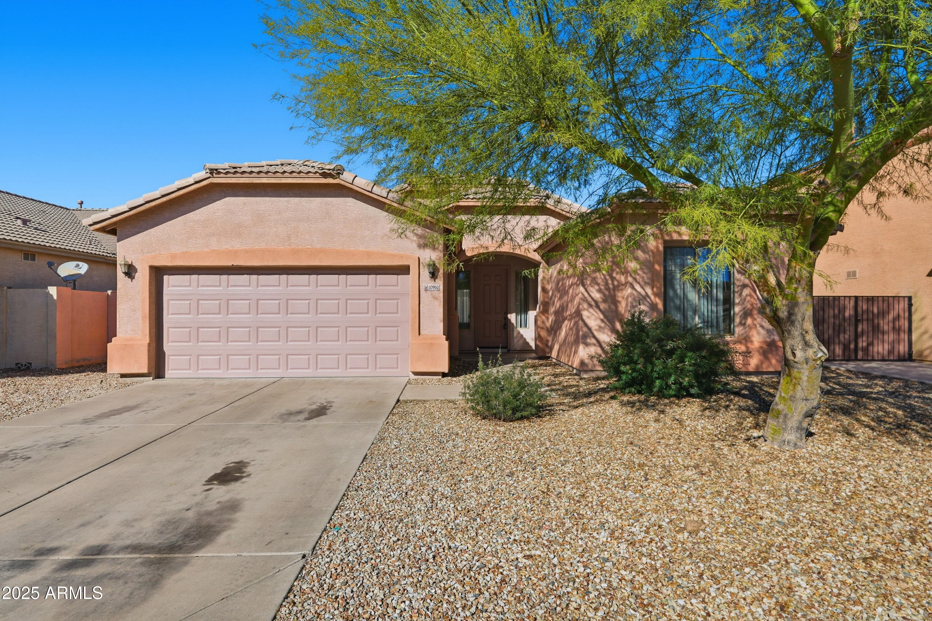 10910 W Davis Ln — photo 1