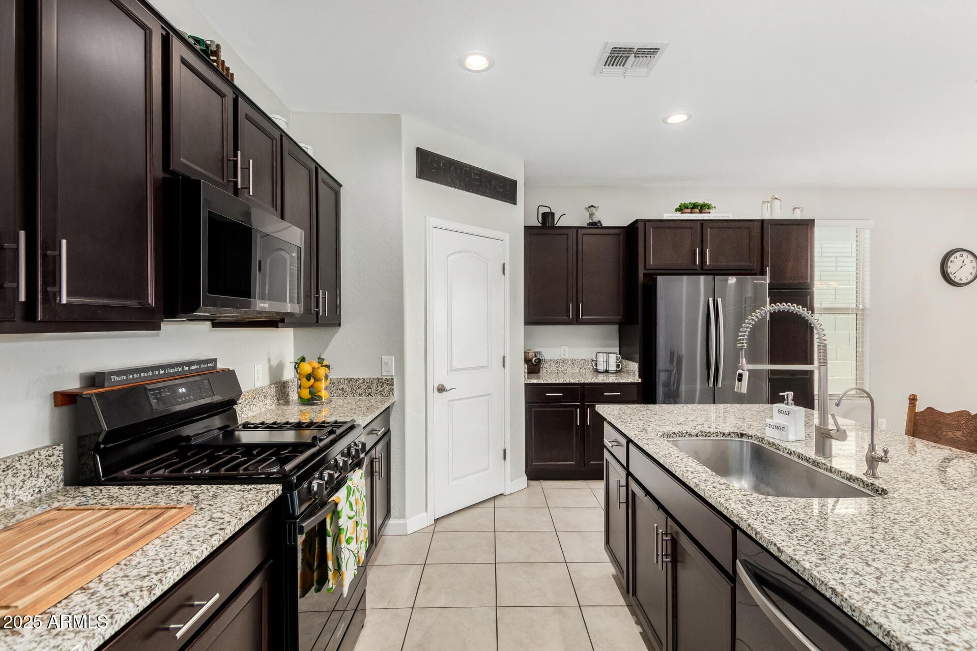 10749 W Swayback Pass Pass — photo 2