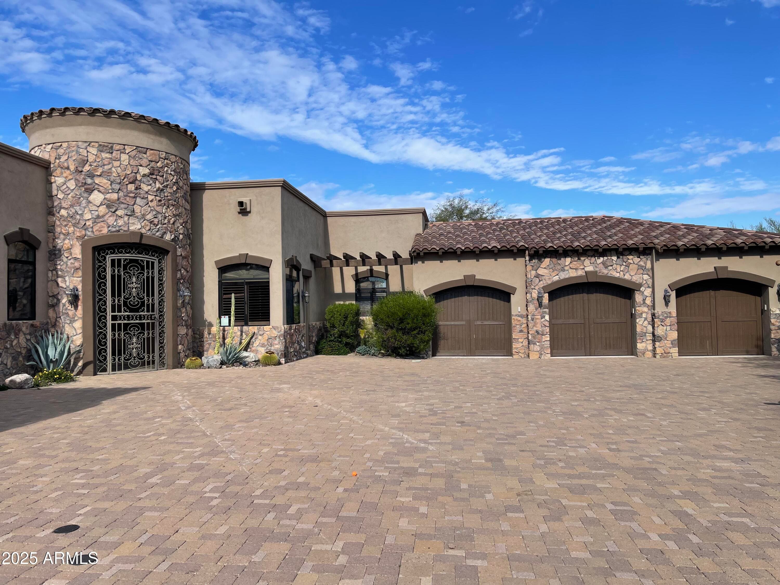 37384 N Boulder View Dr — photo 1