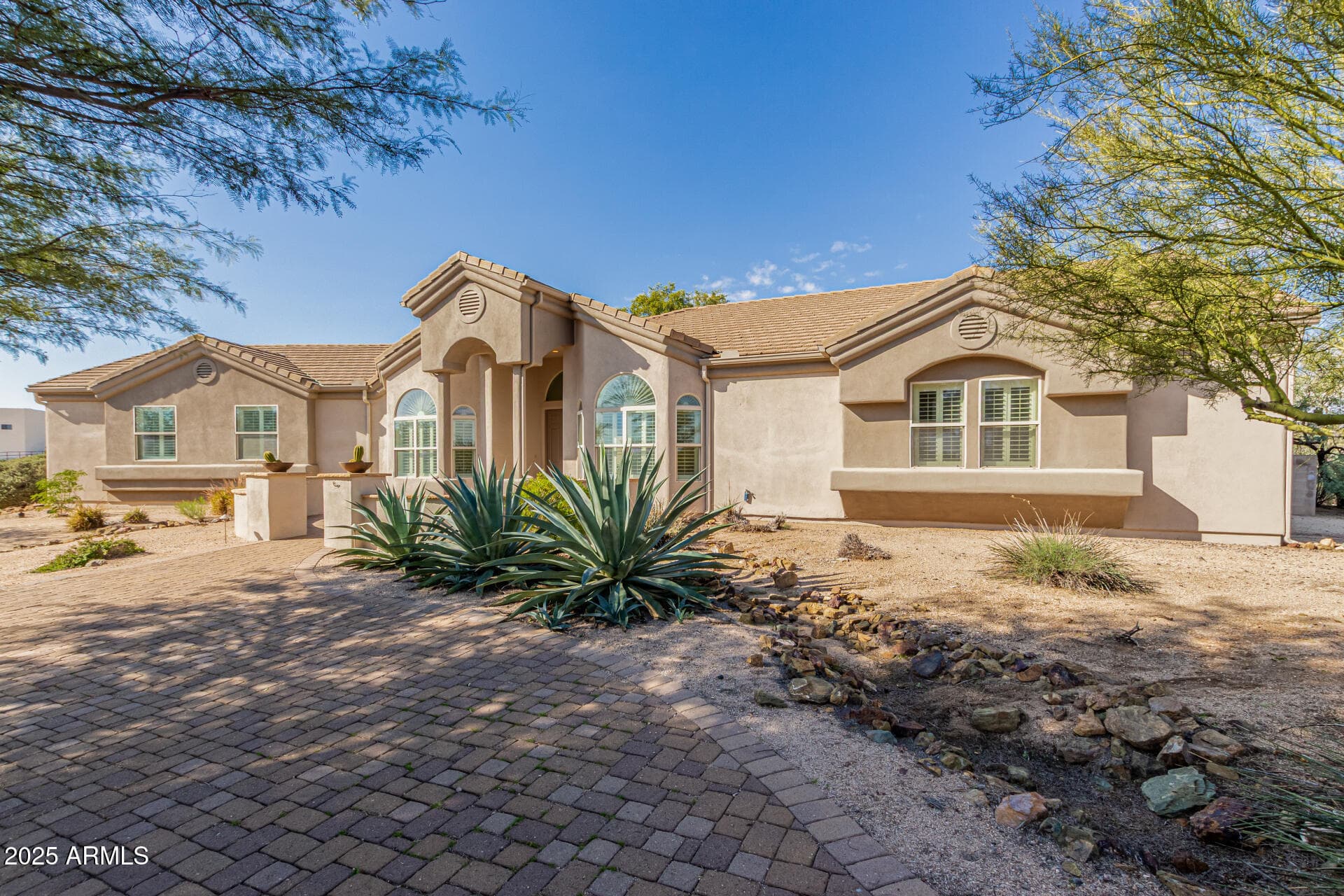 14136 E Gloria Ln — photo 1
