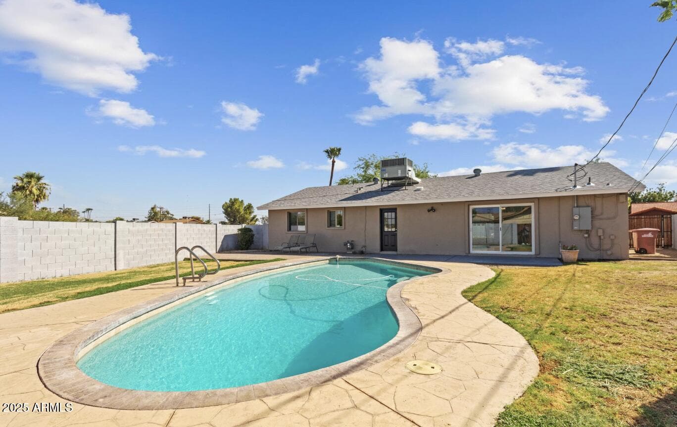 8638 E Palm Ln — photo 2