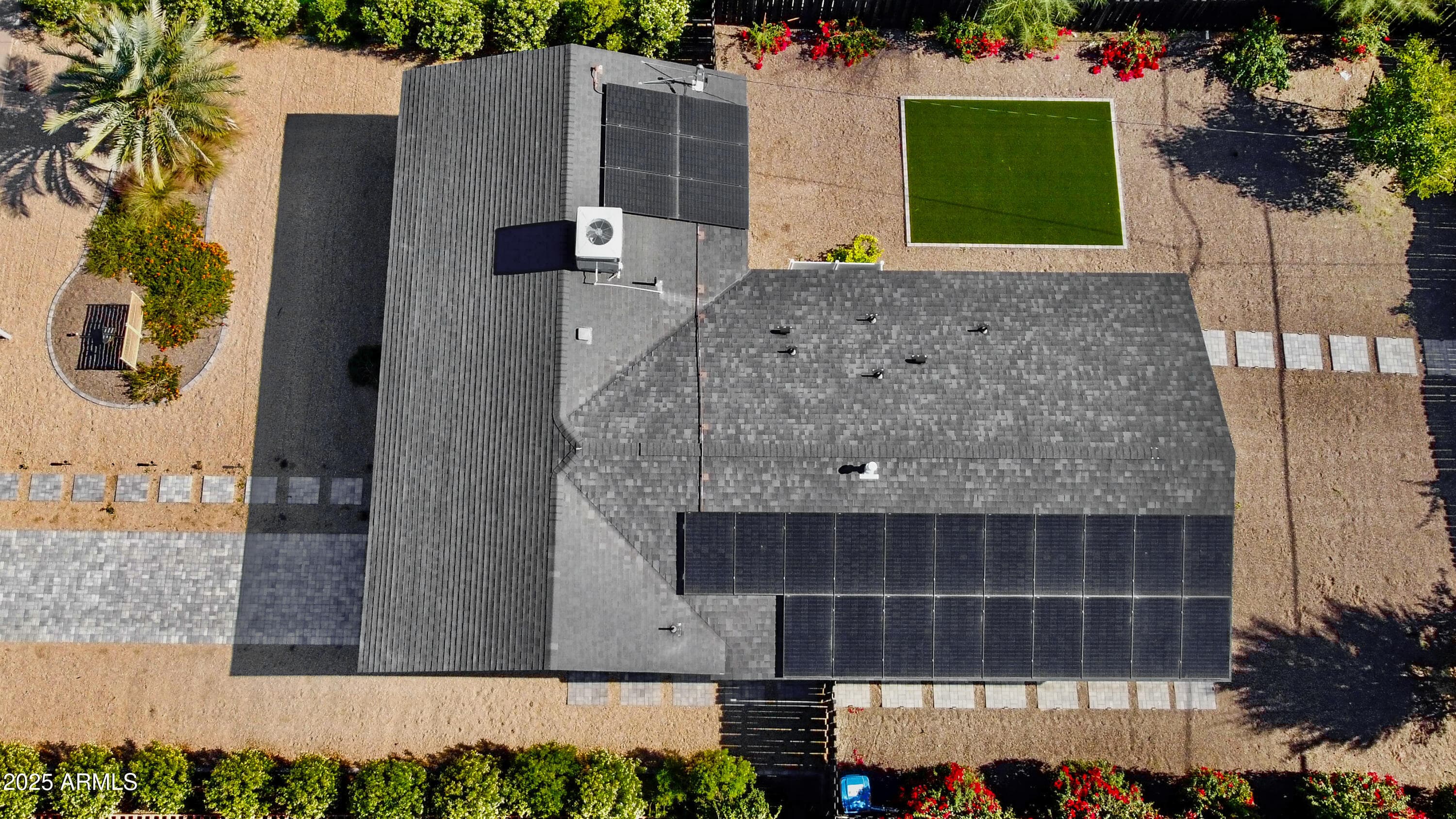 1729 W Fairmount Ave — photo 2