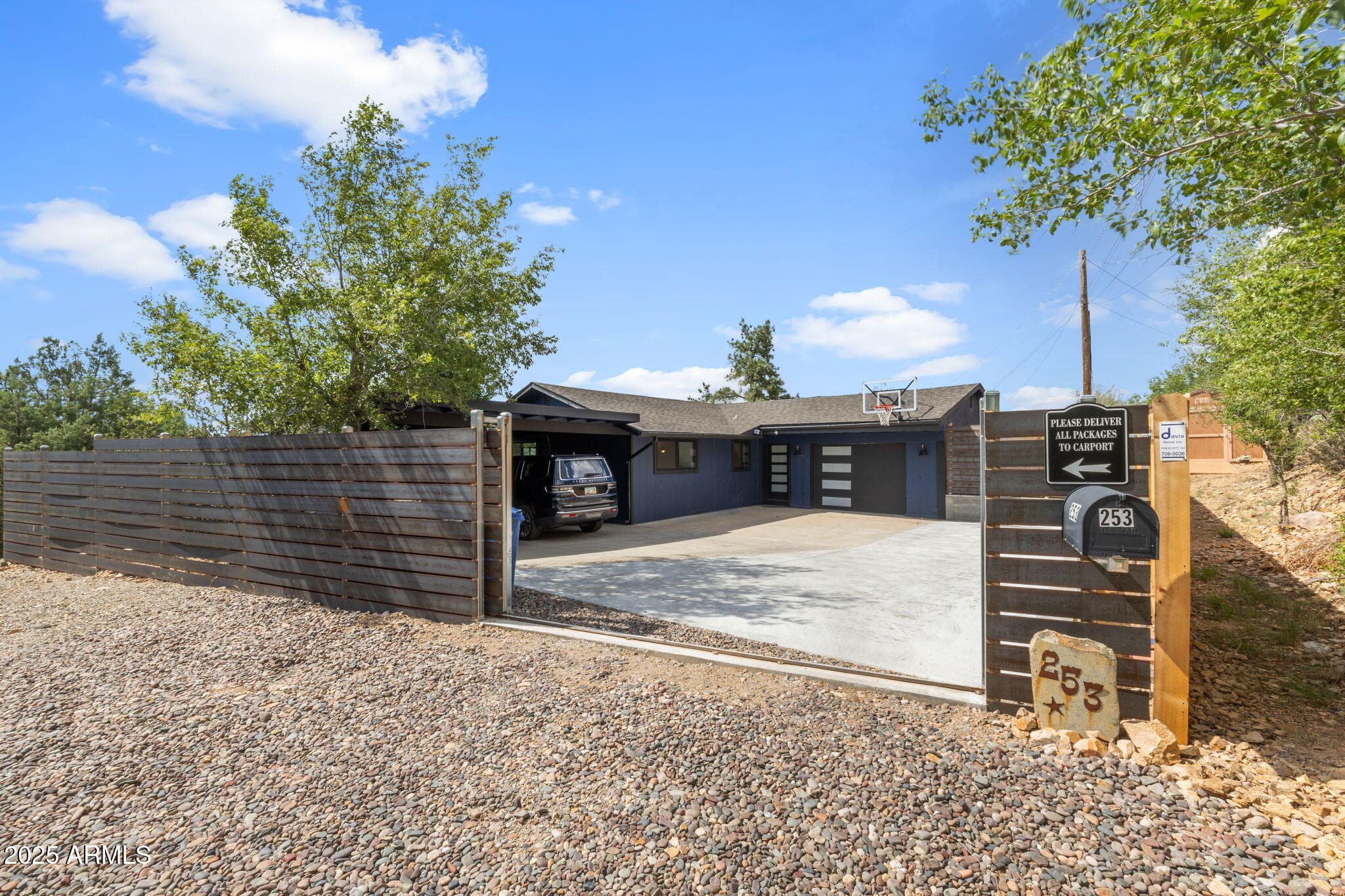 253 S Willow St — photo 1