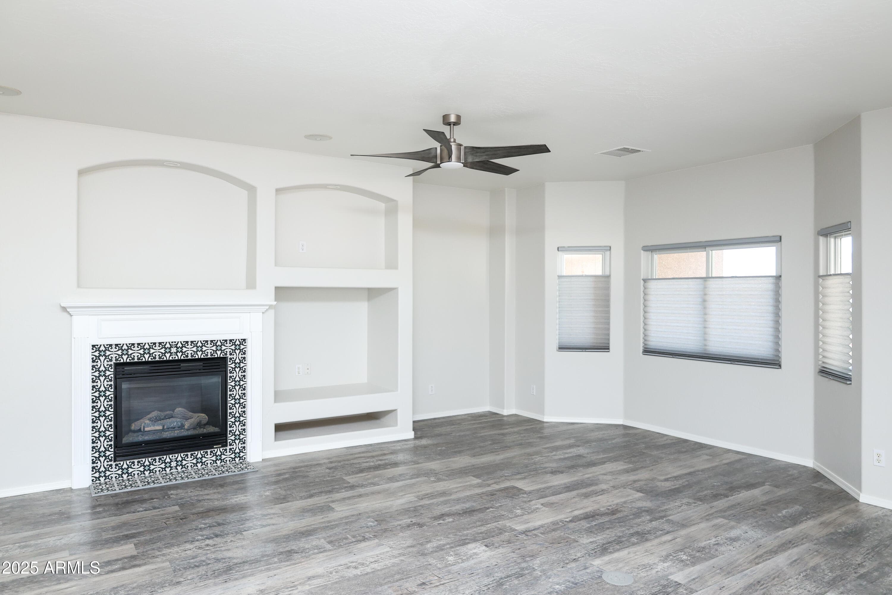 530 S LAGUNA DR - Photo 4