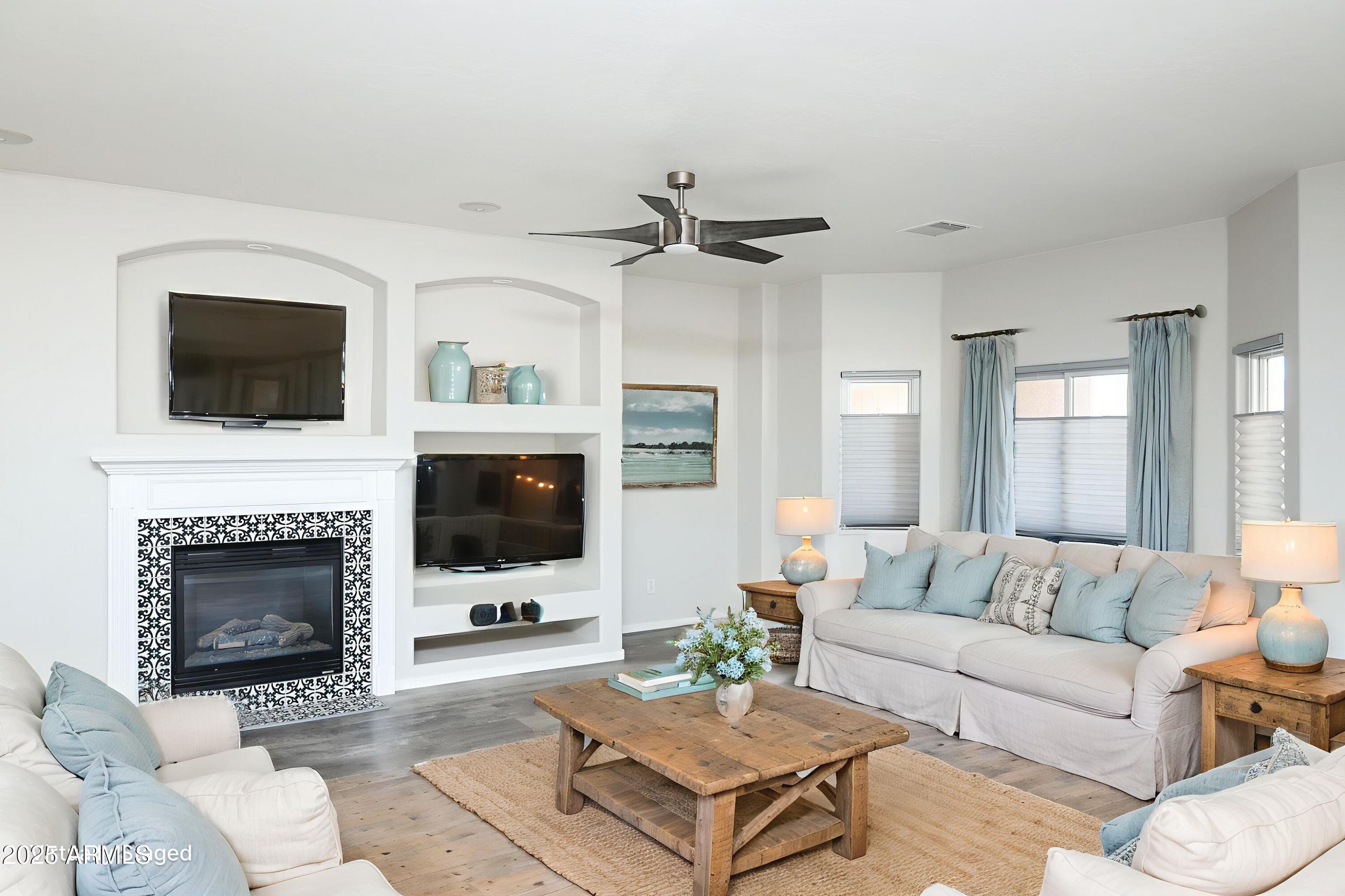530 S LAGUNA DR - Photo 3