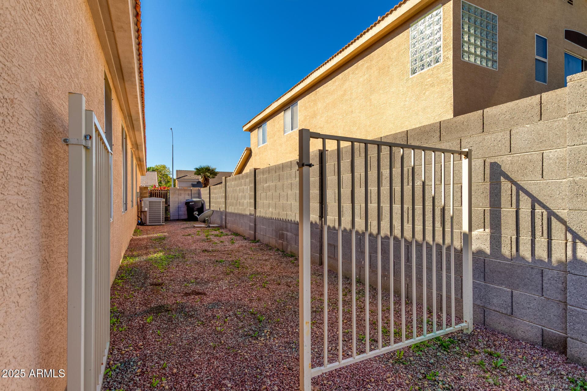 1402 E Shannon St — photo 35